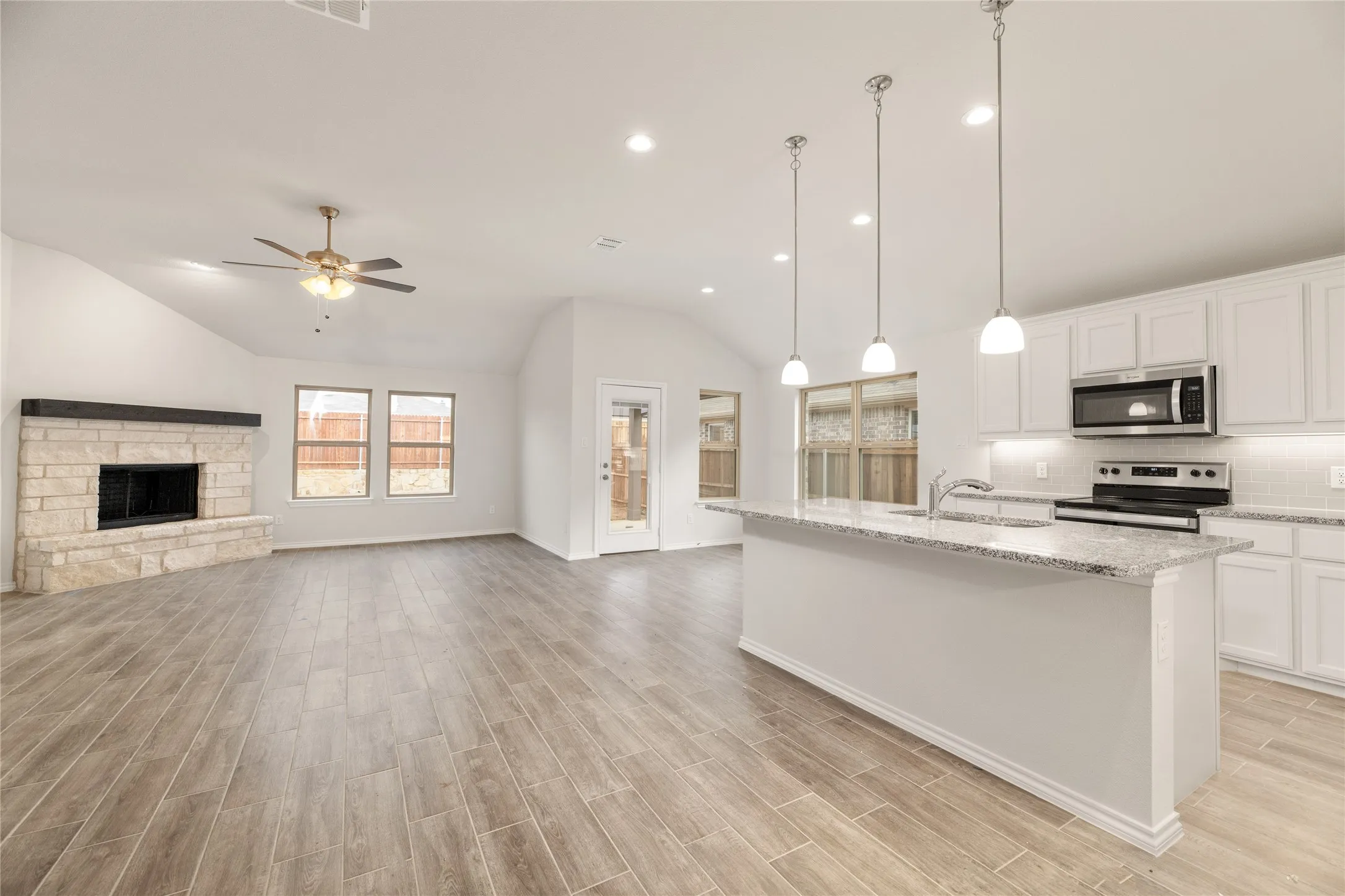 Single Family Residence For Rent in Denton County , 635 Frio Lane, Aubrey, Texas 76227, 4 Bedroom, 2 Bathroom, 2 Garage spaces, 2,022 Sqft, built in 2022, mls#21370256, Real Estate Agent in Aubrey, Homes For Rent in Denton county, Homes For Rent in Aubrey, Realtor in Aubrey Texas, Real Estate Brokerage Independent Realty Texas, Luminita Cordes Realtor