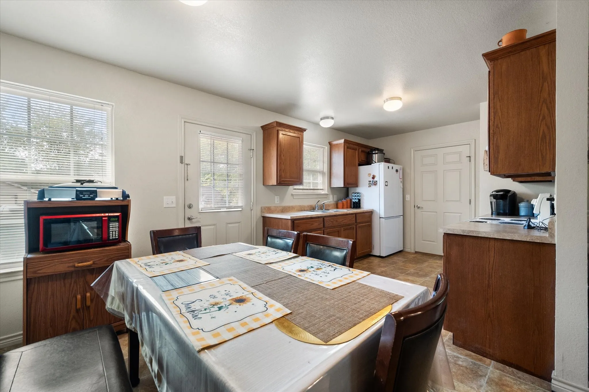 Single Family Residence For Sale in Navarro County , 700 Cypress Avenue, Corsicana, Texas 75110, 2 Bedroom, 1 Bathroom, Garage spaces, 1,161 Sqft, built in 2016, mls#21372175, Real Estate Agent in Corsicana, Homes For Sale in Navarro county, Homes For Sale in Corsicana, Realtor in Corsicana Texas, Real Estate Brokerage Independent Realty Texas, Luminita Cordes Realtor