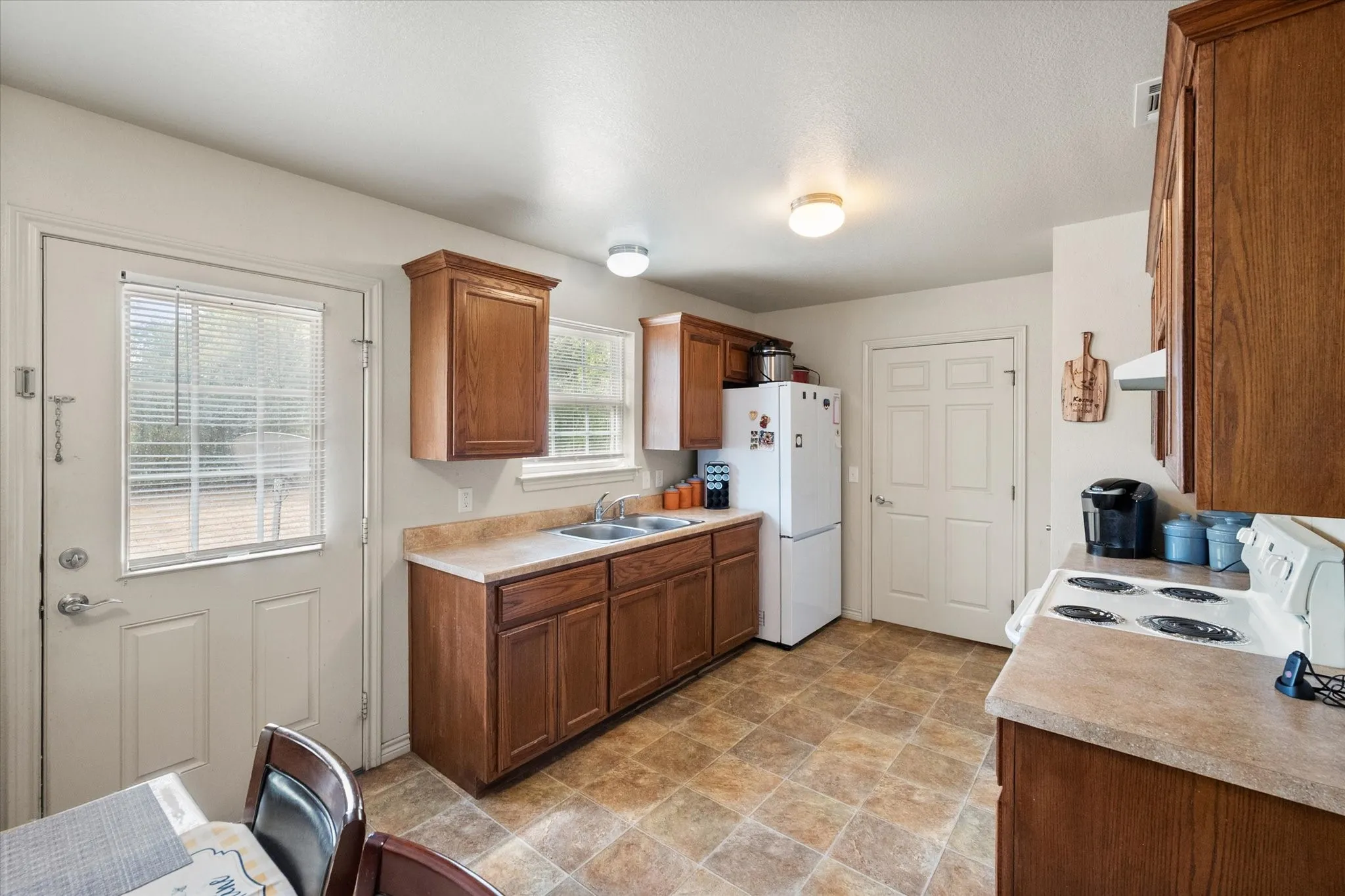 Single Family Residence For Sale in Navarro County , 700 Cypress Avenue, Corsicana, Texas 75110, 2 Bedroom, 1 Bathroom, Garage spaces, 1,161 Sqft, built in 2016, mls#21372175, Real Estate Agent in Corsicana, Homes For Sale in Navarro county, Homes For Sale in Corsicana, Realtor in Corsicana Texas, Real Estate Brokerage Independent Realty Texas, Luminita Cordes Realtor