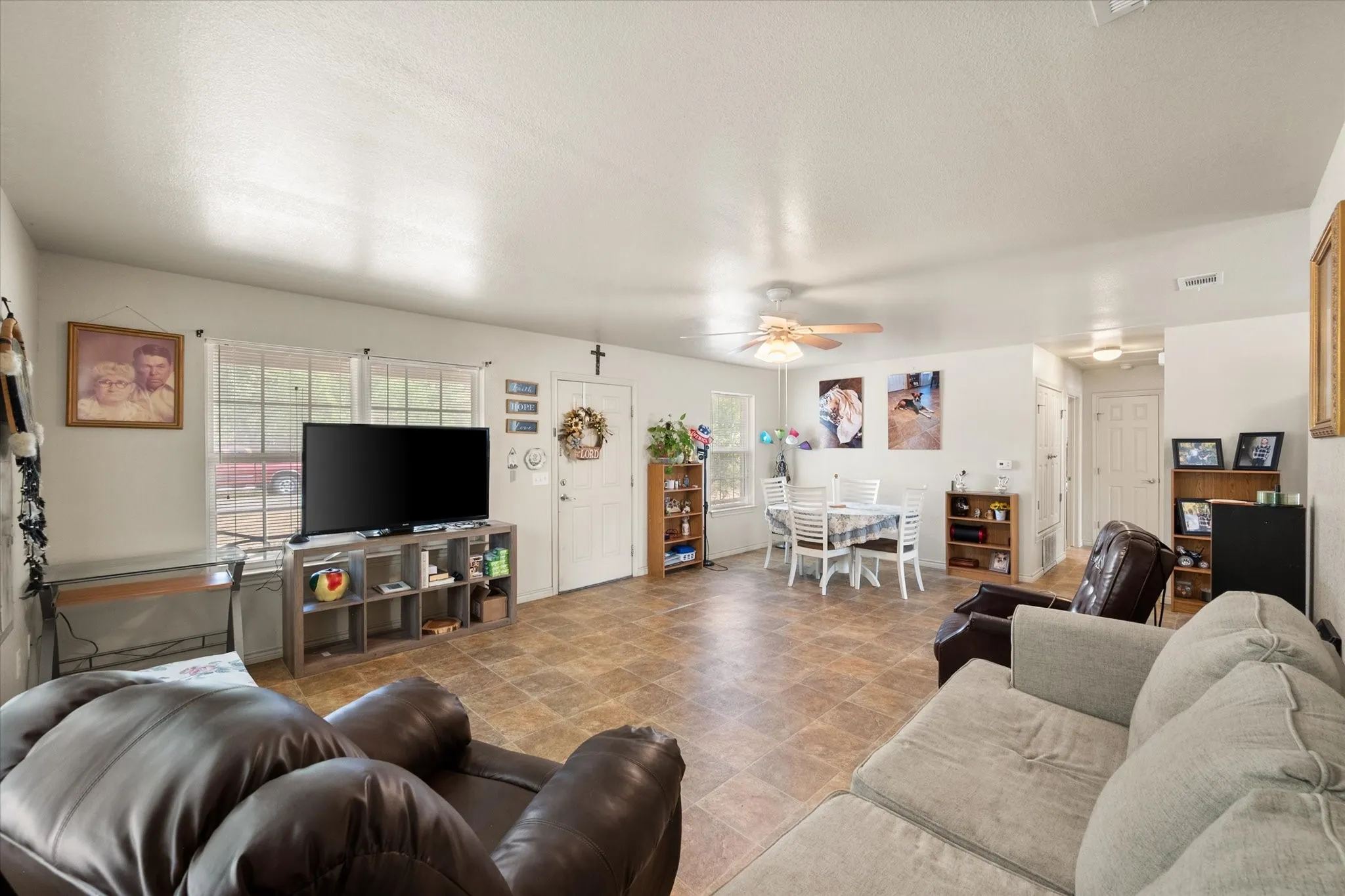 Single Family Residence For Sale in Navarro County , 700 Cypress Avenue, Corsicana, Texas 75110, 2 Bedroom, 1 Bathroom, Garage spaces, 1,161 Sqft, built in 2016, mls#21372175, Real Estate Agent in Corsicana, Homes For Sale in Navarro county, Homes For Sale in Corsicana, Realtor in Corsicana Texas, Real Estate Brokerage Independent Realty Texas, Luminita Cordes Realtor