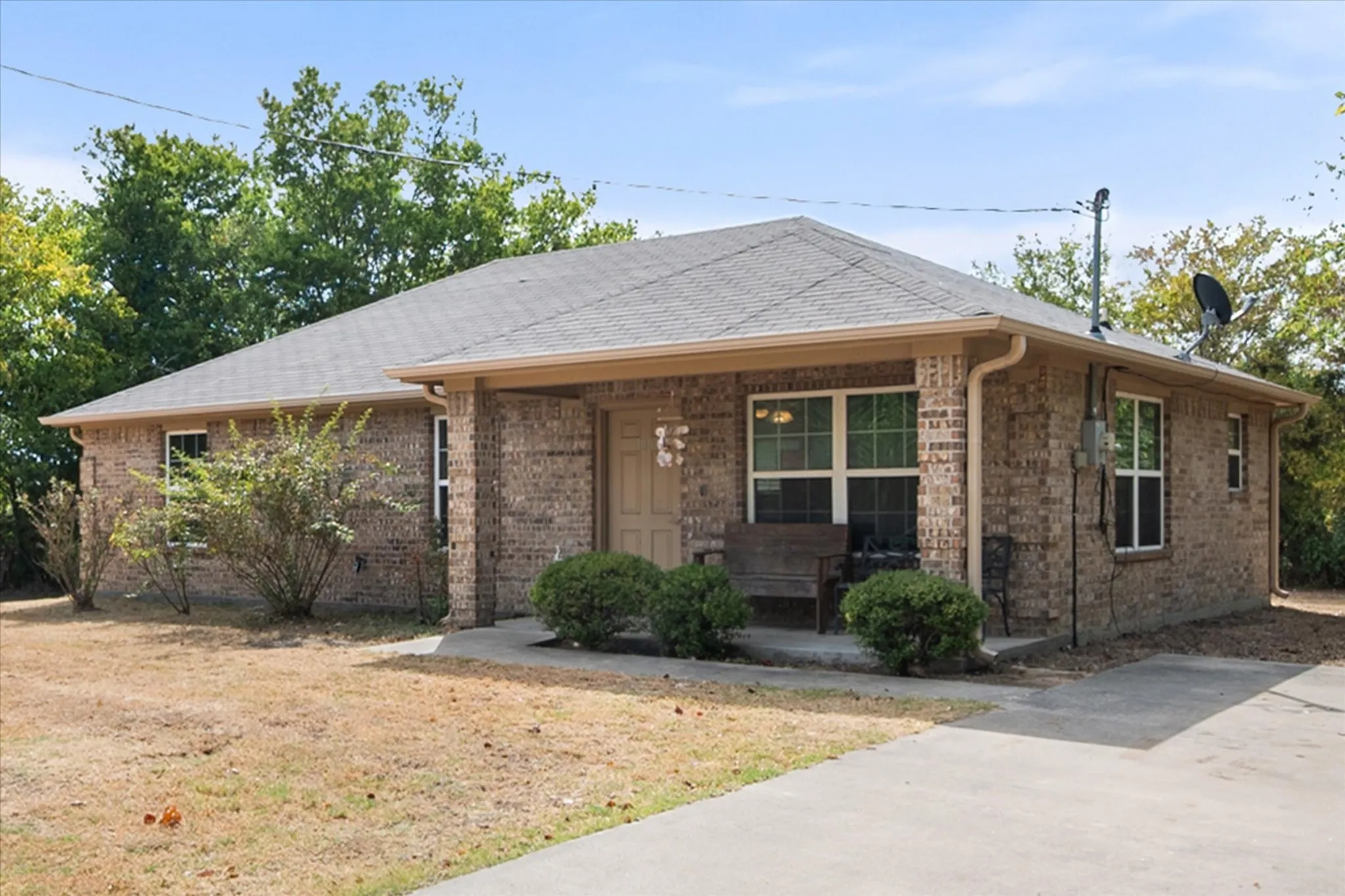 Single Family Residence For Sale in Navarro County , 700 Cypress Avenue, Corsicana, Texas 75110, 2 Bedroom, 1 Bathroom, Garage spaces, 1,161 Sqft, built in 2016, mls#21372175, Real Estate Agent in Corsicana, Homes For Sale in Navarro county, Homes For Sale in Corsicana, Realtor in Corsicana Texas, Real Estate Brokerage Independent Realty Texas, Luminita Cordes Realtor