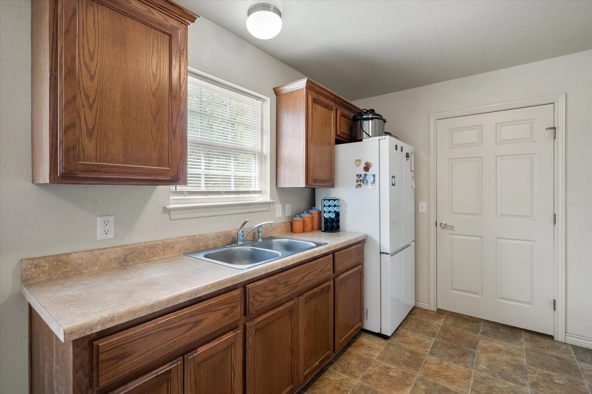 Single Family Residence For Sale in Navarro County , 700 Cypress Avenue, Corsicana, Texas 75110, 2 Bedroom, 1 Bathroom, Garage spaces, 1,161 Sqft, built in 2016, mls#21372175, Real Estate Agent in Corsicana, Homes For Sale in Navarro county, Homes For Sale in Corsicana, Realtor in Corsicana Texas, Real Estate Brokerage Independent Realty Texas, Luminita Cordes Realtor