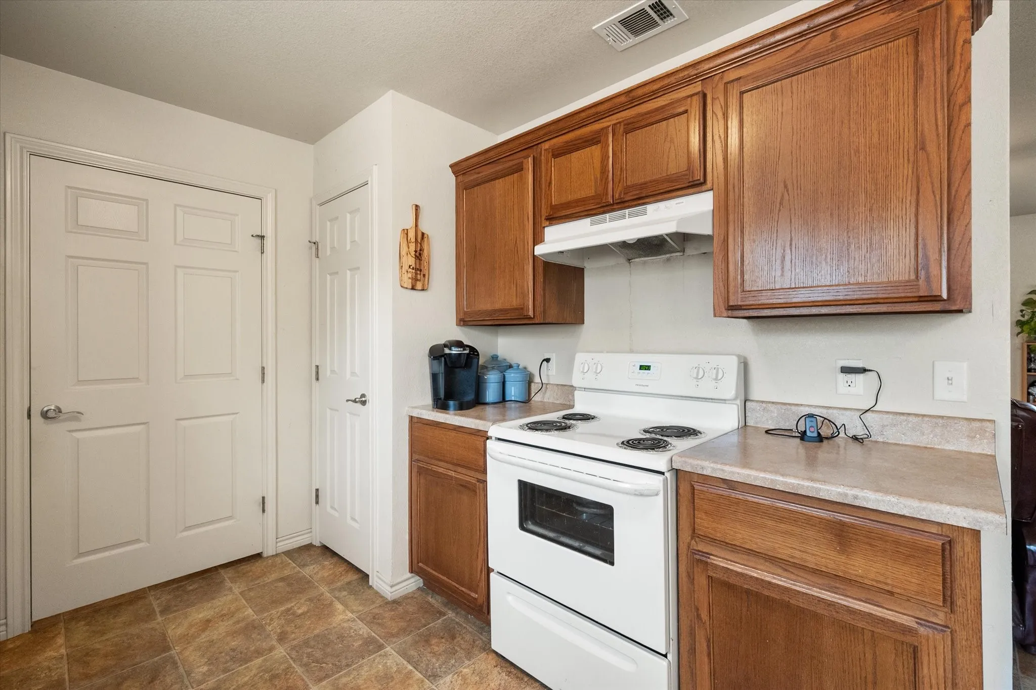 Single Family Residence For Sale in Navarro County , 700 Cypress Avenue, Corsicana, Texas 75110, 2 Bedroom, 1 Bathroom, Garage spaces, 1,161 Sqft, built in 2016, mls#21372175, Real Estate Agent in Corsicana, Homes For Sale in Navarro county, Homes For Sale in Corsicana, Realtor in Corsicana Texas, Real Estate Brokerage Independent Realty Texas, Luminita Cordes Realtor
