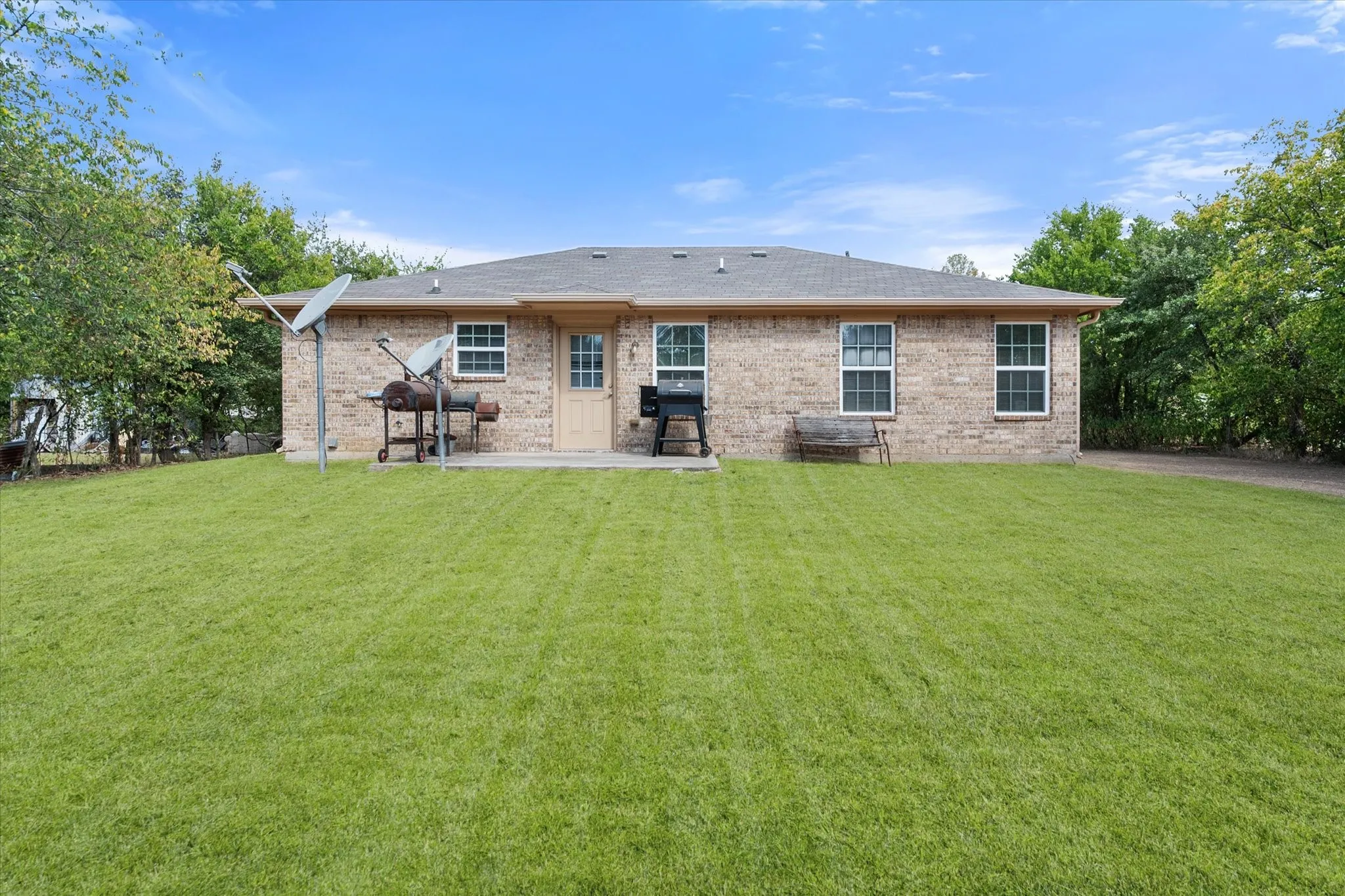 Single Family Residence For Sale in Navarro County , 700 Cypress Avenue, Corsicana, Texas 75110, 2 Bedroom, 1 Bathroom, Garage spaces, 1,161 Sqft, built in 2016, mls#21372175, Real Estate Agent in Corsicana, Homes For Sale in Navarro county, Homes For Sale in Corsicana, Realtor in Corsicana Texas, Real Estate Brokerage Independent Realty Texas, Luminita Cordes Realtor