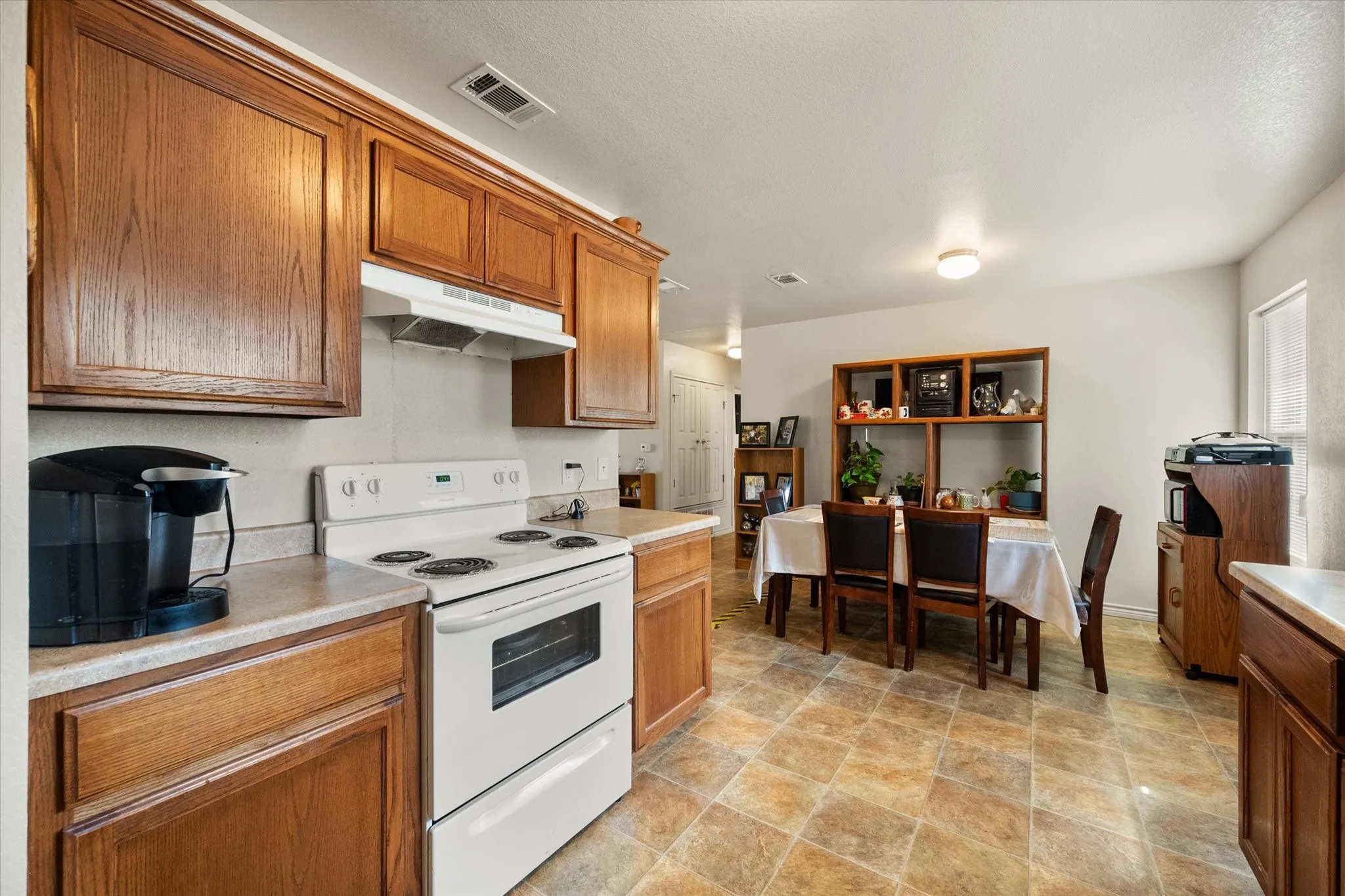 Single Family Residence For Sale in Navarro County , 700 Cypress Avenue, Corsicana, Texas 75110, 2 Bedroom, 1 Bathroom, Garage spaces, 1,161 Sqft, built in 2016, mls#21372175, Real Estate Agent in Corsicana, Homes For Sale in Navarro county, Homes For Sale in Corsicana, Realtor in Corsicana Texas, Real Estate Brokerage Independent Realty Texas, Luminita Cordes Realtor