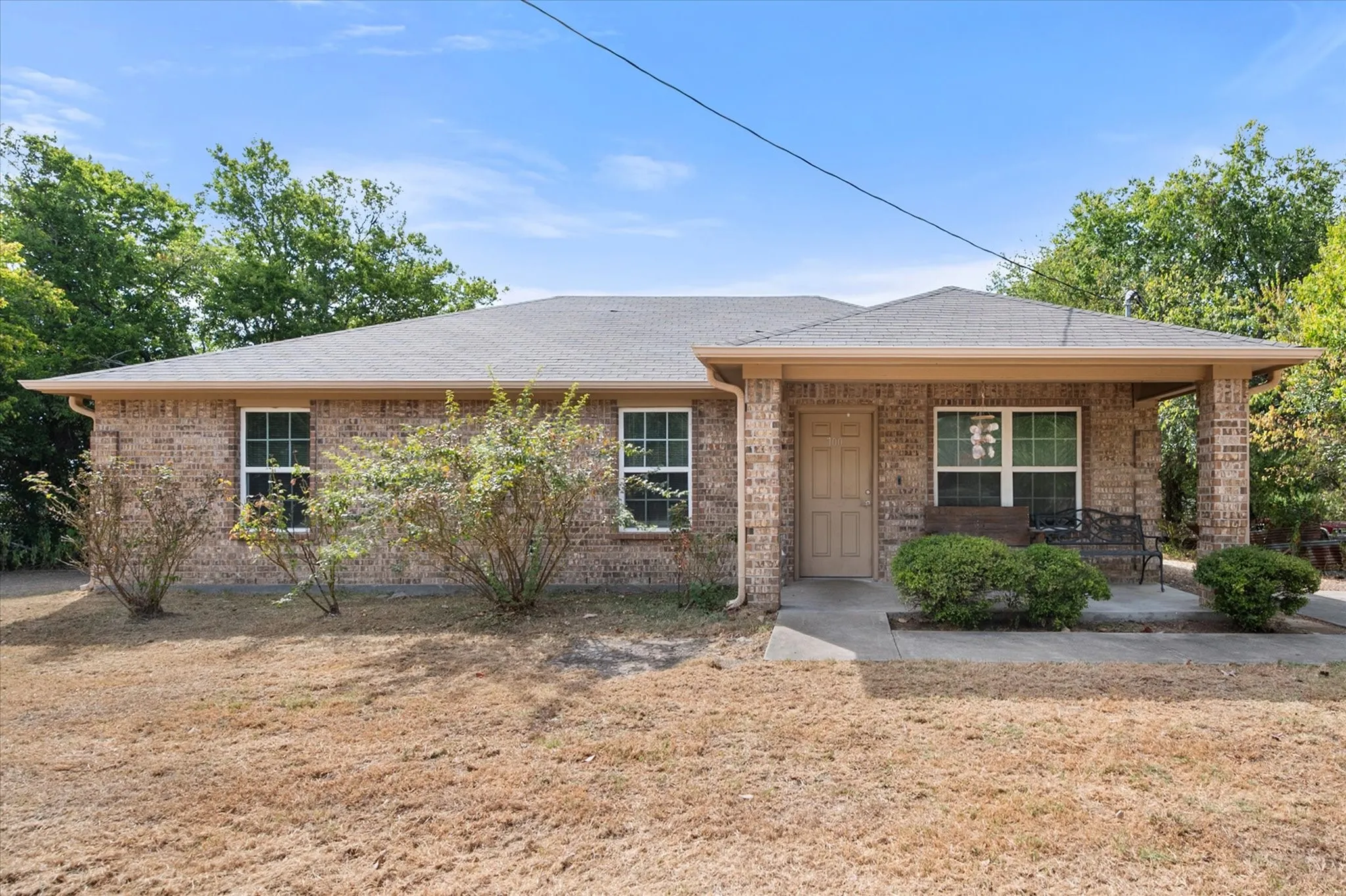 Single Family Residence For Sale in Navarro County , 700 Cypress Avenue, Corsicana, Texas 75110, 2 Bedroom, 1 Bathroom, Garage spaces, 1,161 Sqft, built in 2016, mls#21372175, Real Estate Agent in Corsicana, Homes For Sale in Navarro county, Homes For Sale in Corsicana, Realtor in Corsicana Texas, Real Estate Brokerage Independent Realty Texas, Luminita Cordes Realtor