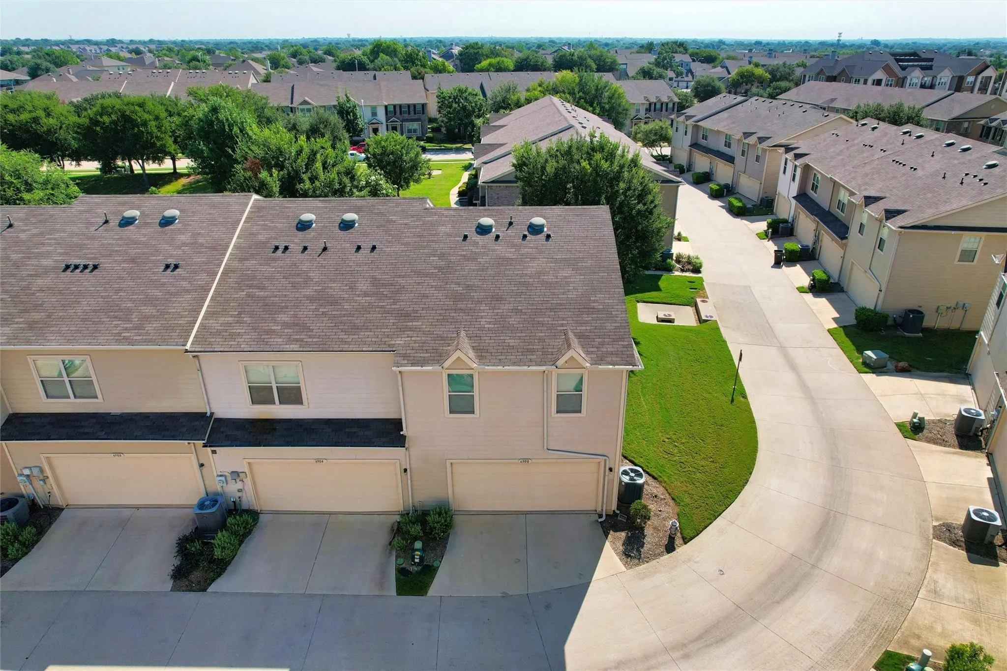 Townhouse For Rent in Tarrant County , 6900 Carrington Lane, Fort Worth, Texas 76137, 3 Bedroom, 3 Bathroom, 2 Garage spaces, 1,491 Sqft, built in 2013, mls#21369483, Real Estate Agent in Fort Worth, Homes For Rent in Tarrant county, Homes For Rent in Fort Worth, Realtor in Fort Worth Texas, Real Estate Brokerage Independent Realty Texas, Luminita Cordes Realtor