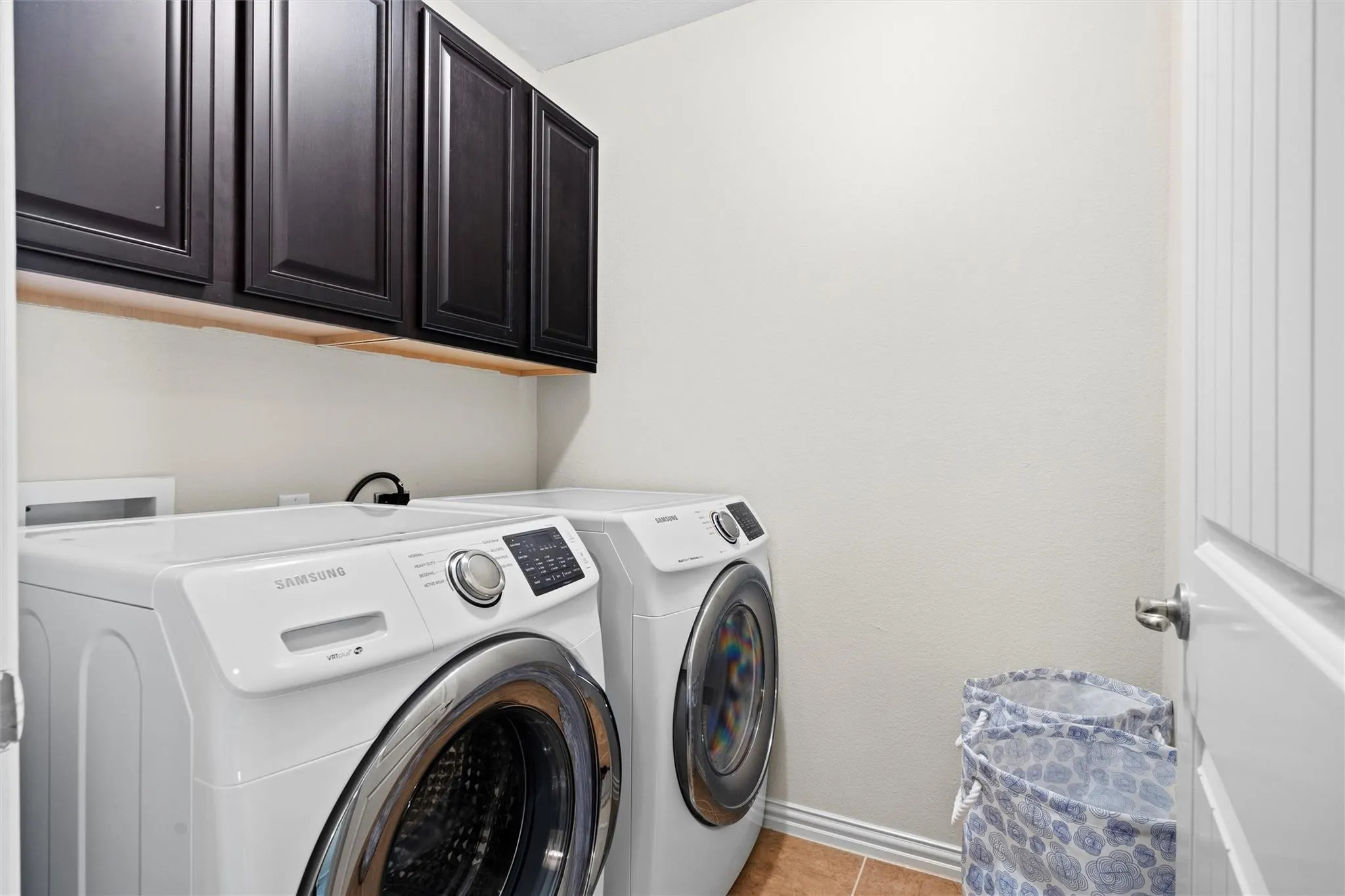 Townhouse For Rent in Tarrant County , 6900 Carrington Lane, Fort Worth, Texas 76137, 3 Bedroom, 3 Bathroom, 2 Garage spaces, 1,491 Sqft, built in 2013, mls#21369483, Real Estate Agent in Fort Worth, Homes For Rent in Tarrant county, Homes For Rent in Fort Worth, Realtor in Fort Worth Texas, Real Estate Brokerage Independent Realty Texas, Luminita Cordes Realtor