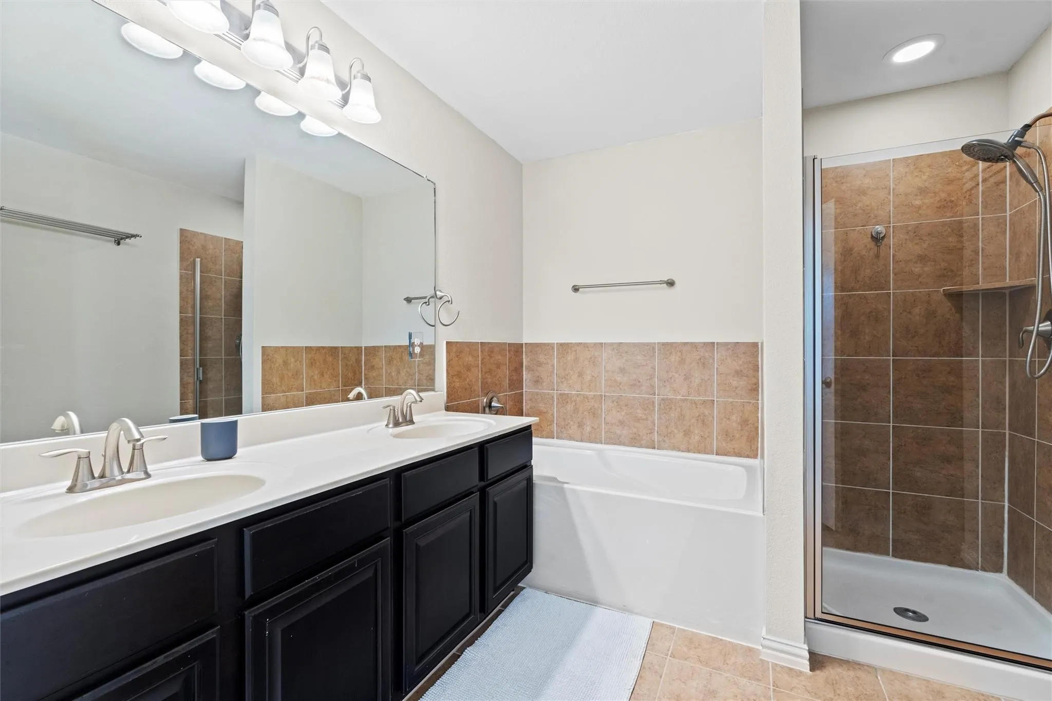 Townhouse For Rent in Tarrant County , 6900 Carrington Lane, Fort Worth, Texas 76137, 3 Bedroom, 3 Bathroom, 2 Garage spaces, 1,491 Sqft, built in 2013, mls#21369483, Real Estate Agent in Fort Worth, Homes For Rent in Tarrant county, Homes For Rent in Fort Worth, Realtor in Fort Worth Texas, Real Estate Brokerage Independent Realty Texas, Luminita Cordes Realtor