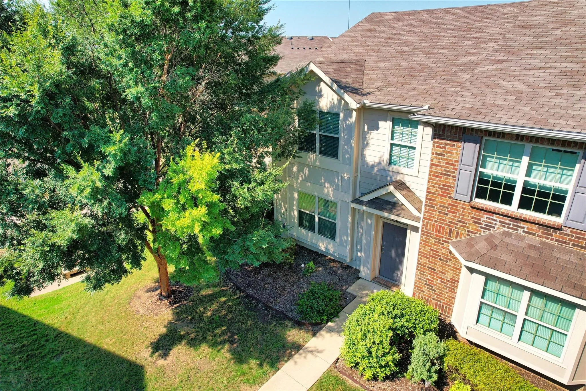 Townhouse For Rent in Tarrant County , 6900 Carrington Lane, Fort Worth, Texas 76137, 3 Bedroom, 3 Bathroom, 2 Garage spaces, 1,491 Sqft, built in 2013, mls#21369483, Real Estate Agent in Fort Worth, Homes For Rent in Tarrant county, Homes For Rent in Fort Worth, Realtor in Fort Worth Texas, Real Estate Brokerage Independent Realty Texas, Luminita Cordes Realtor