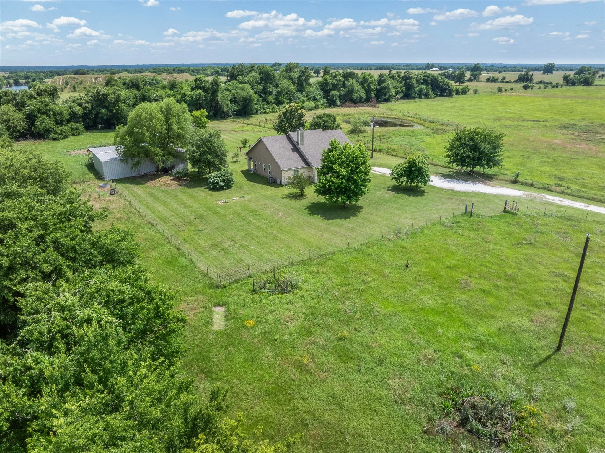 Single Family Residence For Sale in Limestone County , 476 LCR 640 (+/-31.50 Acres), Groesbeck, Texas 76642, 3 Bedroom, 3 Bathroom, Garage spaces, 1,855 Sqft, built in 2014, mls#21371752, Real Estate Agent in Groesbeck, Homes For Sale in Limestone county, Homes For Sale in Groesbeck, Realtor in Groesbeck Texas, Real Estate Brokerage Independent Realty Texas, Luminita Cordes Realtor