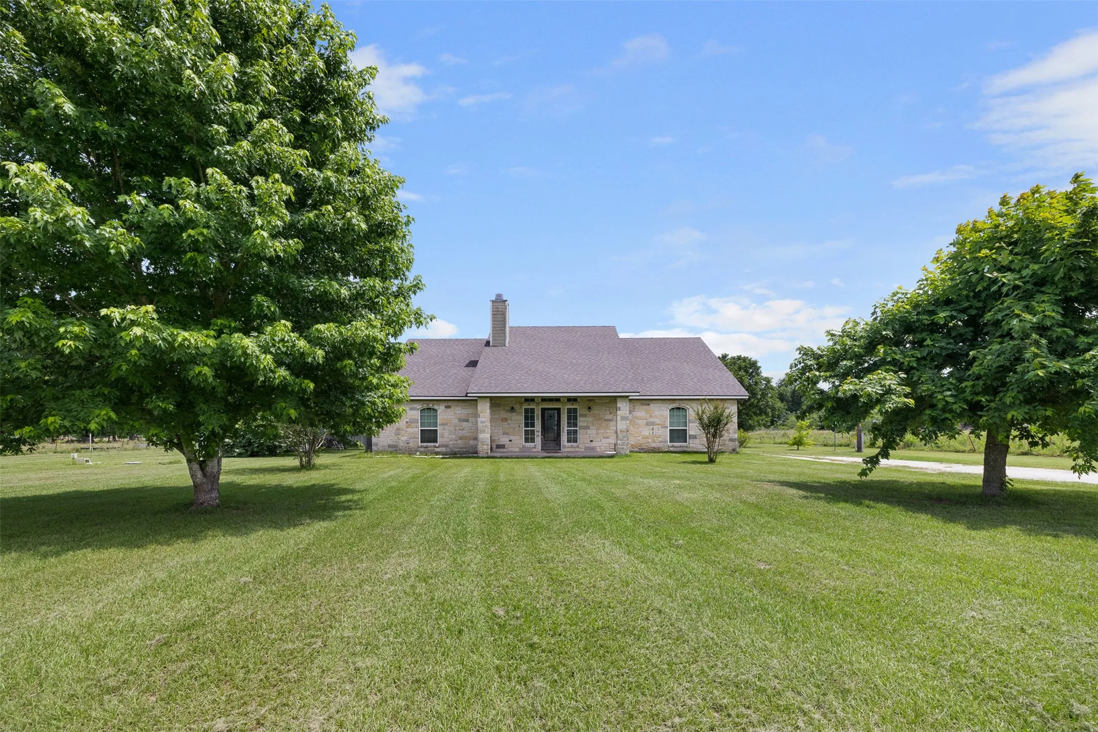 Single Family Residence For Sale in Limestone County , 476 LCR 640 (+/-31.50 Acres), Groesbeck, Texas 76642, 3 Bedroom, 3 Bathroom, Garage spaces, 1,855 Sqft, built in 2014, mls#21371752, Real Estate Agent in Groesbeck, Homes For Sale in Limestone county, Homes For Sale in Groesbeck, Realtor in Groesbeck Texas, Real Estate Brokerage Independent Realty Texas, Luminita Cordes Realtor