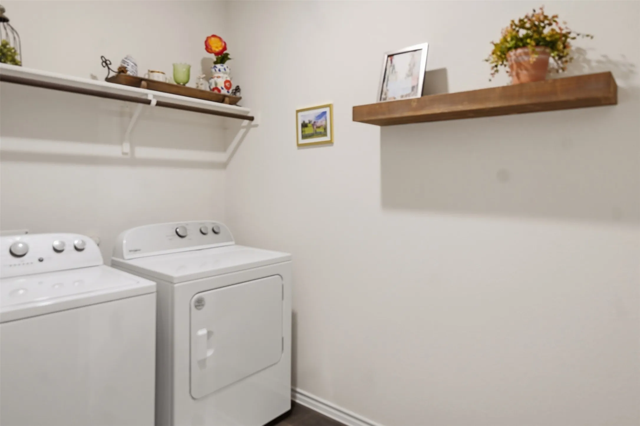Includes washer & dryer + floating shelves!