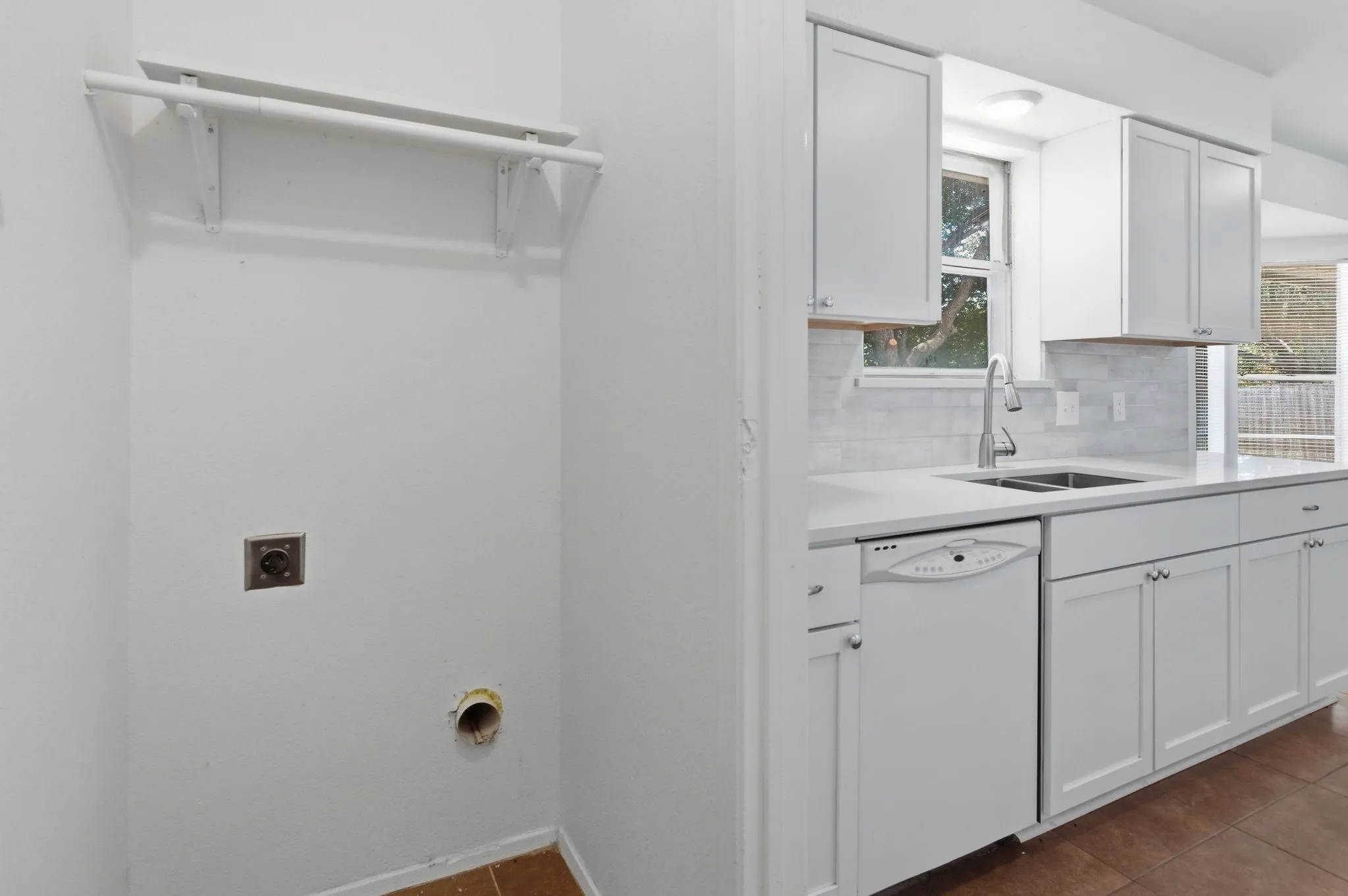 Single Family Residence For Rent in Tarrant County , 6413 Melinda Court, Watauga, Texas 76148, 3 Bedroom, 2 Bathroom, 2 Garage spaces, 1,182 Sqft, built in 1984, mls#21371898, Real Estate Agent in Watauga, Homes For Rent in Tarrant county, Homes For Rent in Watauga, Realtor in Watauga Texas, Real Estate Brokerage Independent Realty Texas, Luminita Cordes Realtor
