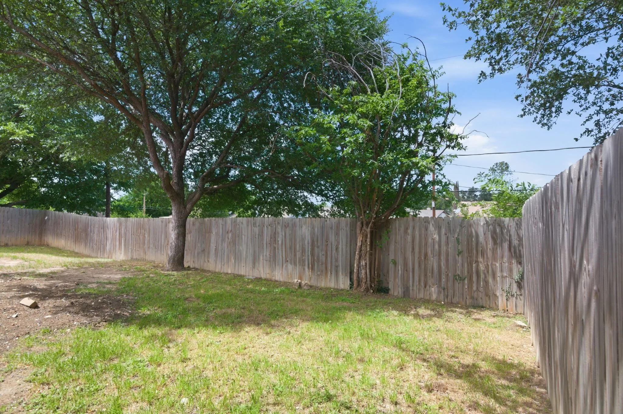 Single Family Residence For Rent in Tarrant County , 6413 Melinda Court, Watauga, Texas 76148, 3 Bedroom, 2 Bathroom, 2 Garage spaces, 1,182 Sqft, built in 1984, mls#21371898, Real Estate Agent in Watauga, Homes For Rent in Tarrant county, Homes For Rent in Watauga, Realtor in Watauga Texas, Real Estate Brokerage Independent Realty Texas, Luminita Cordes Realtor