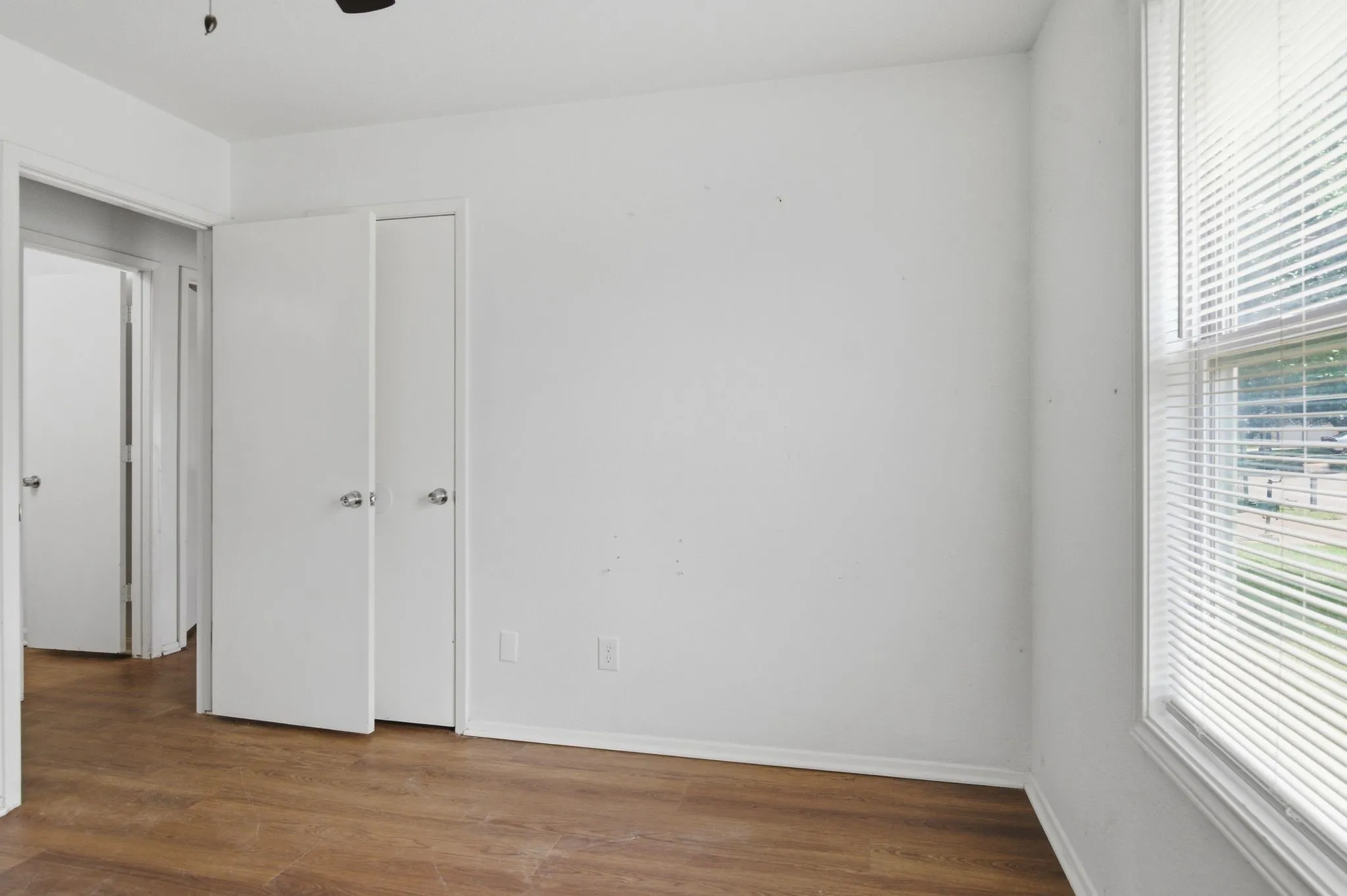 Single Family Residence For Rent in Tarrant County , 6413 Melinda Court, Watauga, Texas 76148, 3 Bedroom, 2 Bathroom, 2 Garage spaces, 1,182 Sqft, built in 1984, mls#21371898, Real Estate Agent in Watauga, Homes For Rent in Tarrant county, Homes For Rent in Watauga, Realtor in Watauga Texas, Real Estate Brokerage Independent Realty Texas, Luminita Cordes Realtor