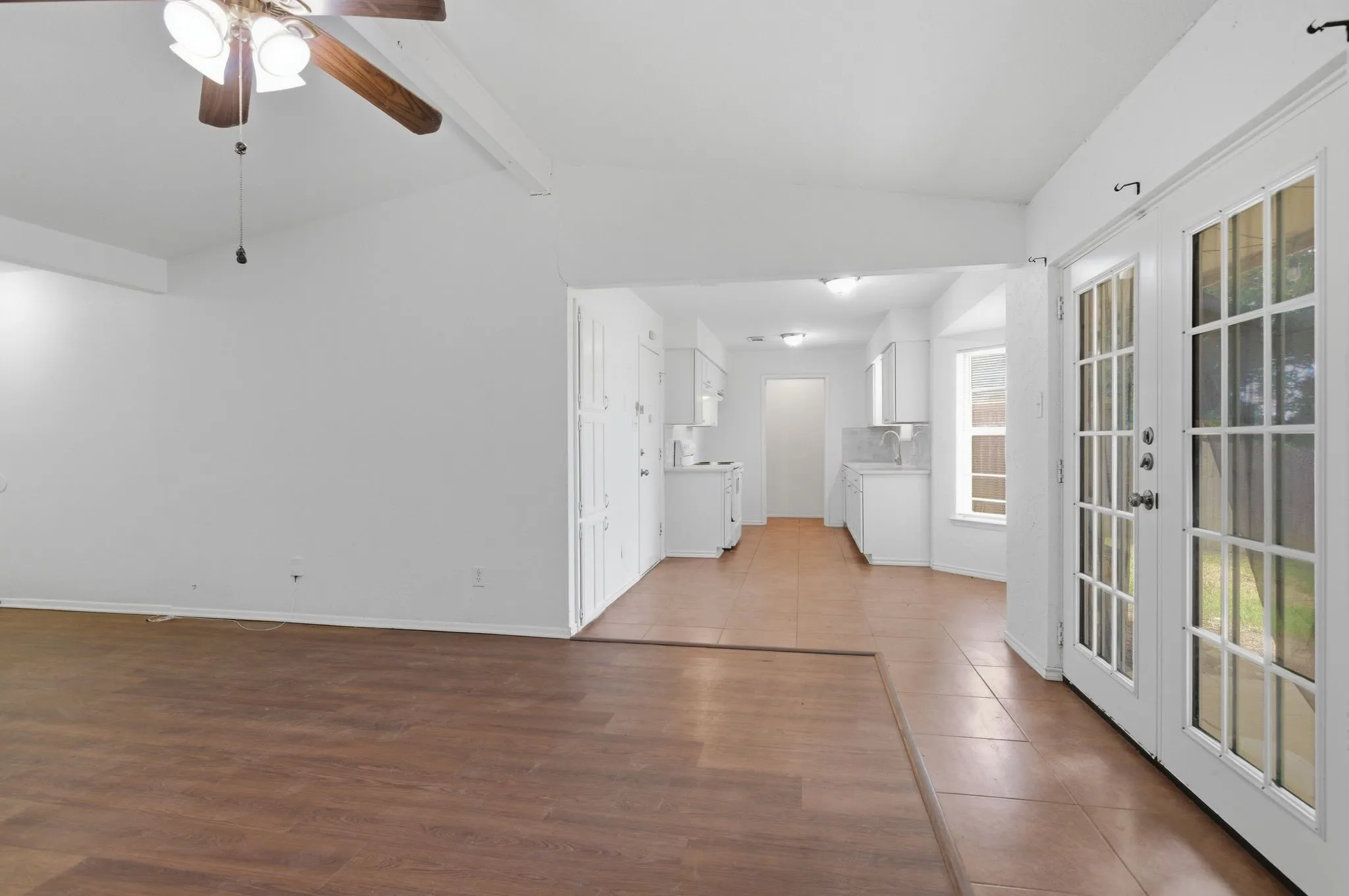 Single Family Residence For Rent in Tarrant County , 6413 Melinda Court, Watauga, Texas 76148, 3 Bedroom, 2 Bathroom, 2 Garage spaces, 1,182 Sqft, built in 1984, mls#21371898, Real Estate Agent in Watauga, Homes For Rent in Tarrant county, Homes For Rent in Watauga, Realtor in Watauga Texas, Real Estate Brokerage Independent Realty Texas, Luminita Cordes Realtor