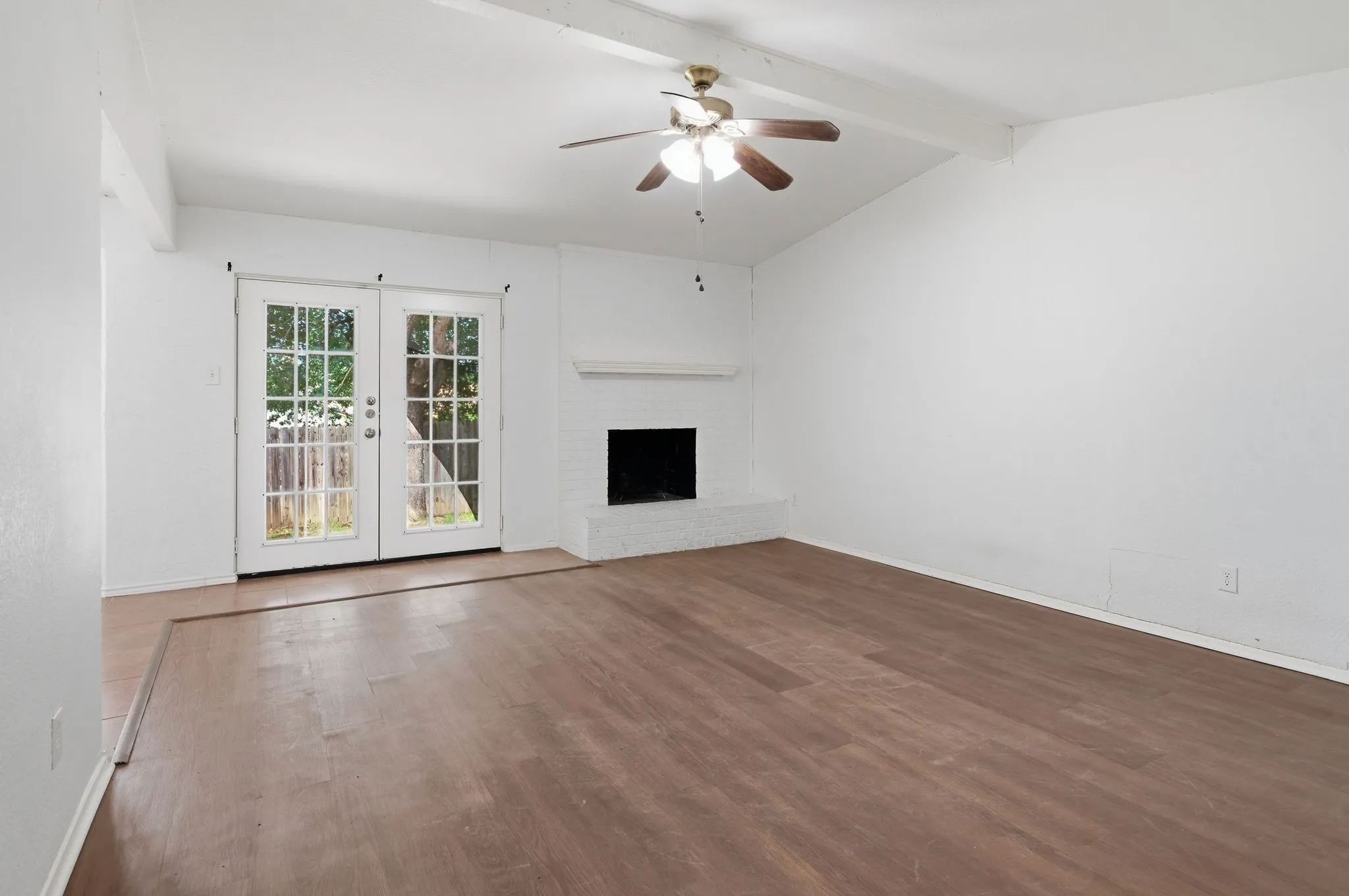 Single Family Residence For Rent in Tarrant County , 6413 Melinda Court, Watauga, Texas 76148, 3 Bedroom, 2 Bathroom, 2 Garage spaces, 1,182 Sqft, built in 1984, mls#21371898, Real Estate Agent in Watauga, Homes For Rent in Tarrant county, Homes For Rent in Watauga, Realtor in Watauga Texas, Real Estate Brokerage Independent Realty Texas, Luminita Cordes Realtor