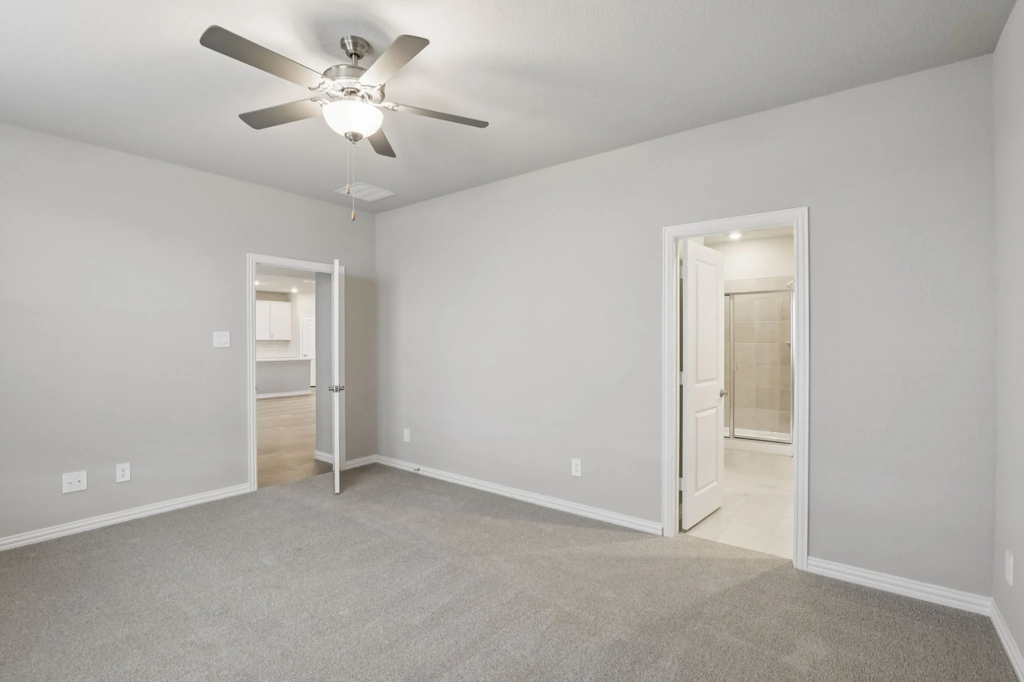  Photo is not of the actual home, but is an inspirational photo of builder’s model home and may depict options, furnishings, and/or decorator features that are not included.
