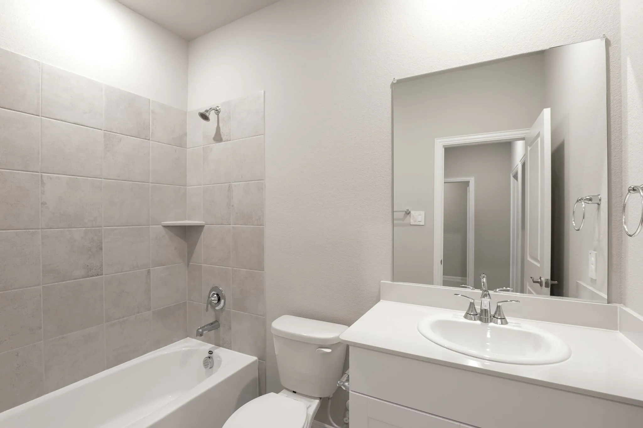  Photo is not of the actual home, but is an inspirational photo of builder’s model home and may depict options, furnishings, and/or decorator features that are not included.
