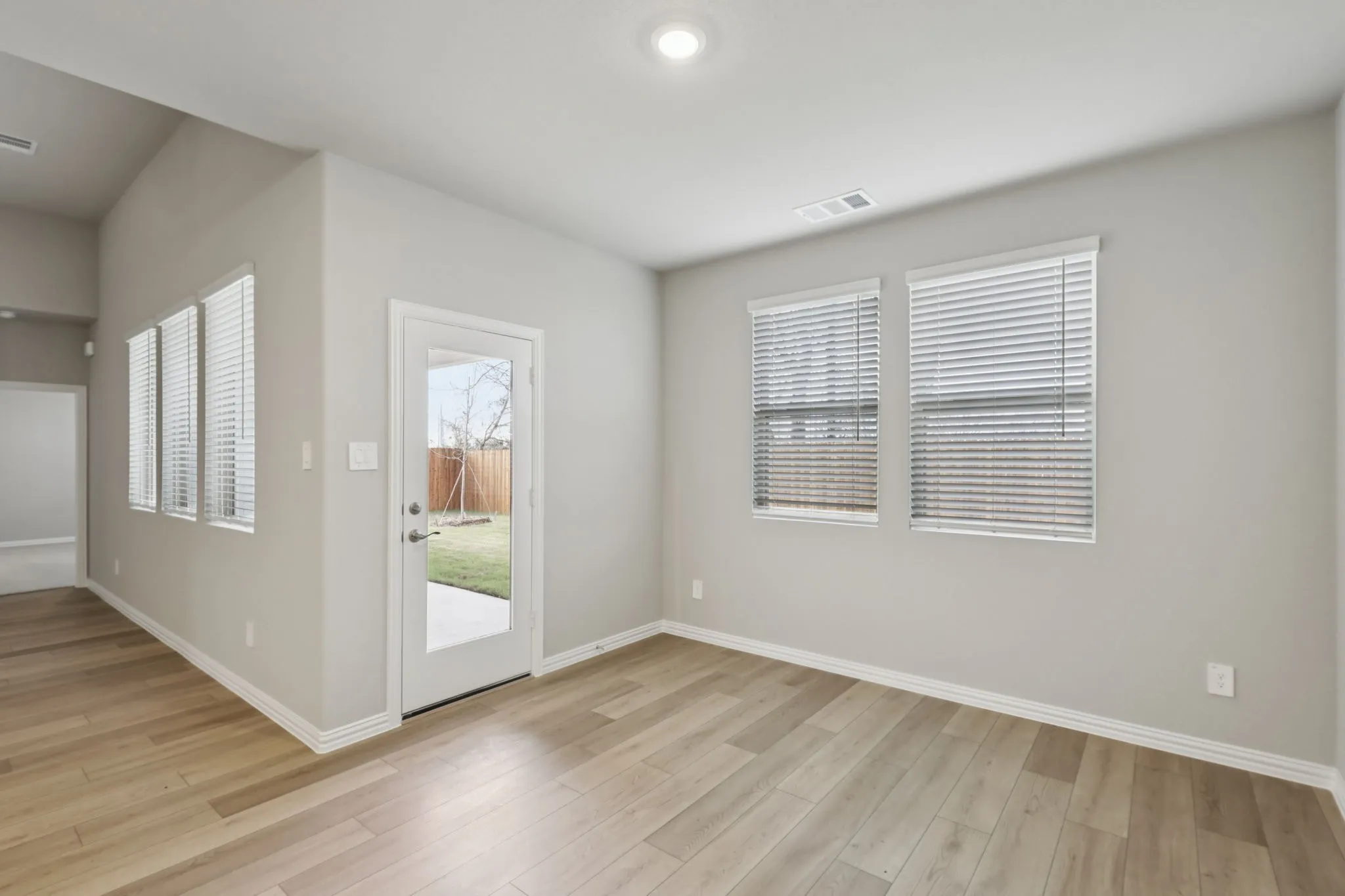  Photo is not of the actual home, but is an inspirational photo of builder’s model home and may depict options, furnishings, and/or decorator features that are not included.
