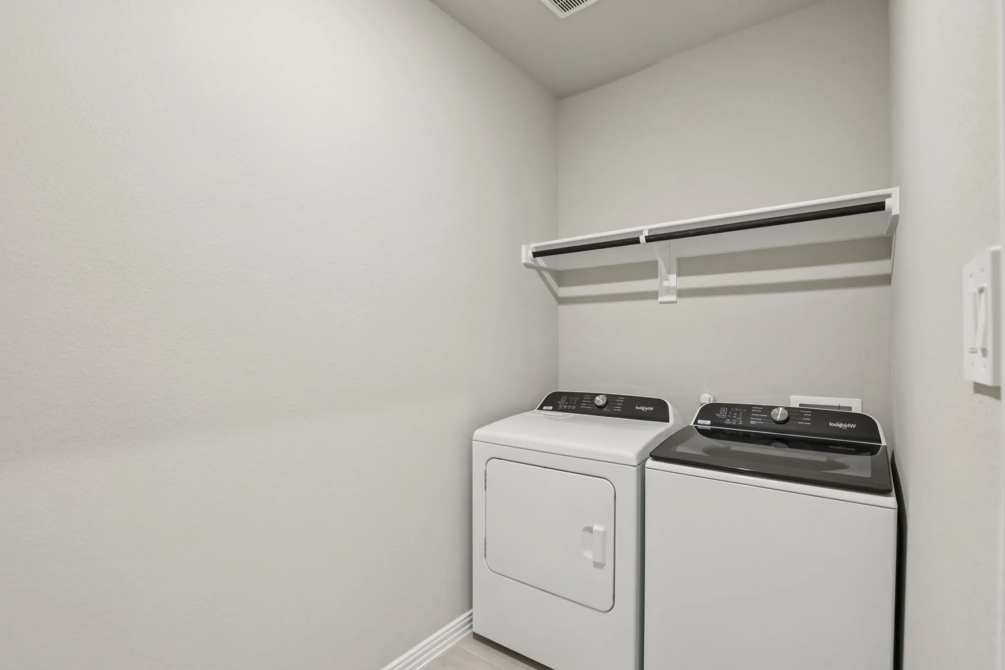  Photo is not of the actual home, but is an inspirational photo of builder’s model home and may depict options, furnishings, and/or decorator features that are not included.
