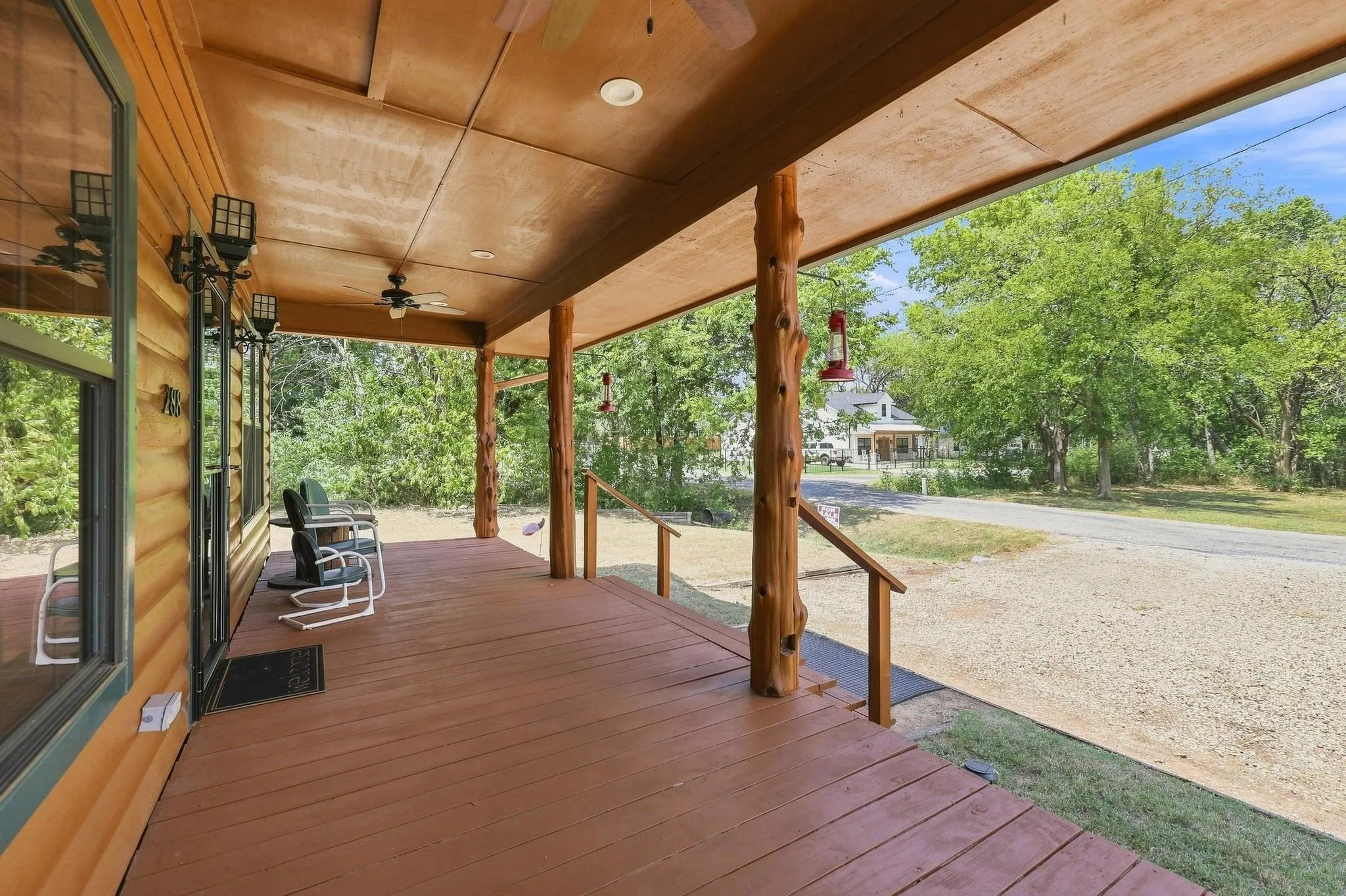 Single Family Residence For Sale in Grayson County , 288 Clayton Drive, Pottsboro, Texas 75076, 2 Bedroom, 2 Bathroom, Garage spaces, 1,462 Sqft, built in 2007, mls#21369261, Real Estate Agent in Pottsboro, Homes For Sale in Grayson county, Homes For Sale in Pottsboro, Realtor in Pottsboro Texas, Real Estate Brokerage Independent Realty Texas, Luminita Cordes Realtor