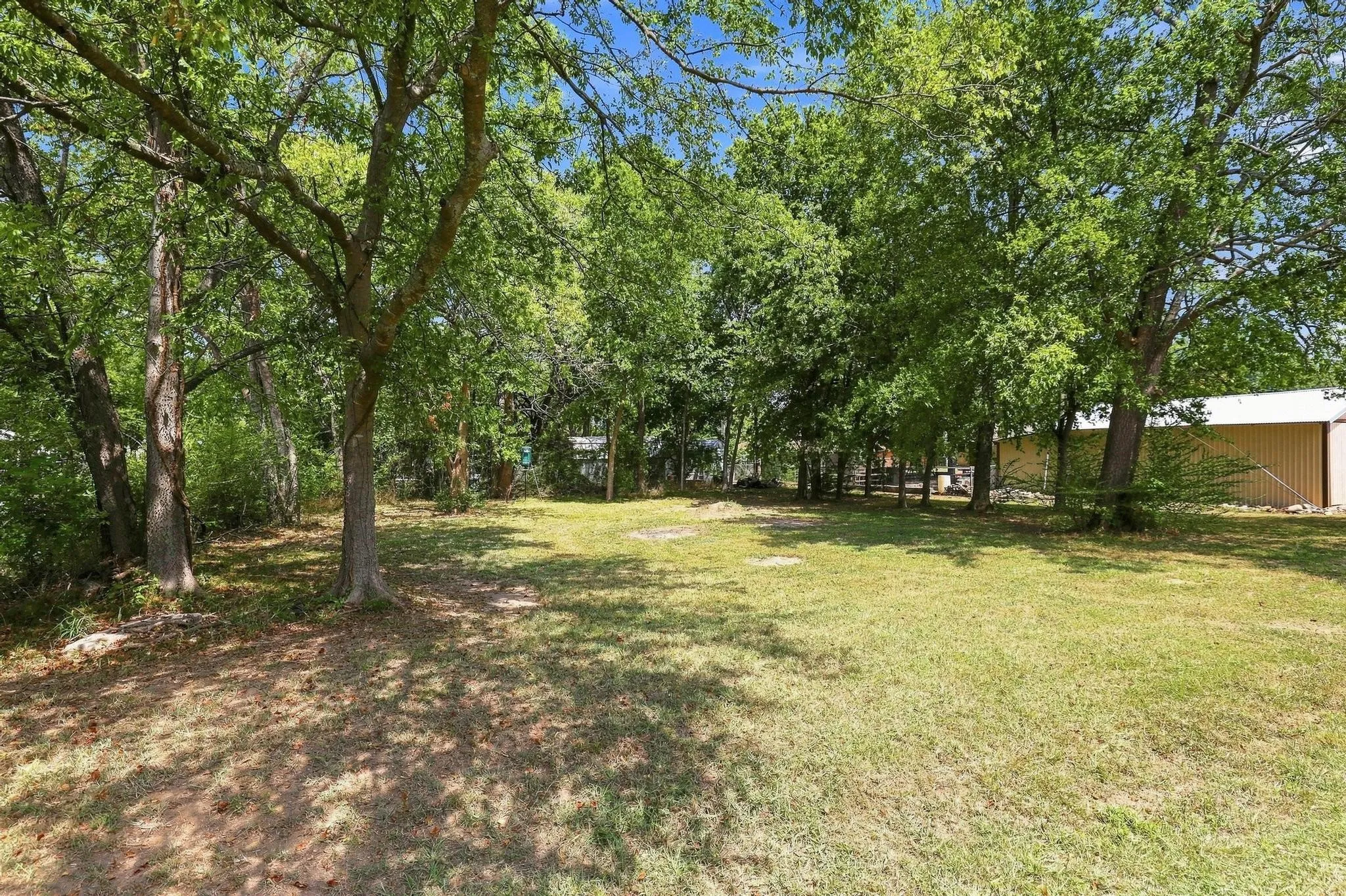 Single Family Residence For Sale in Grayson County , 288 Clayton Drive, Pottsboro, Texas 75076, 2 Bedroom, 2 Bathroom, Garage spaces, 1,462 Sqft, built in 2007, mls#21369261, Real Estate Agent in Pottsboro, Homes For Sale in Grayson county, Homes For Sale in Pottsboro, Realtor in Pottsboro Texas, Real Estate Brokerage Independent Realty Texas, Luminita Cordes Realtor