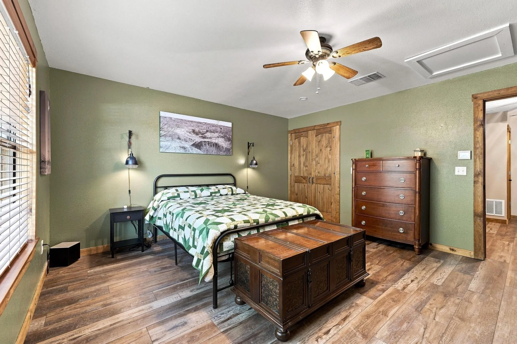 Single Family Residence For Sale in Grayson County , 288 Clayton Drive, Pottsboro, Texas 75076, 2 Bedroom, 2 Bathroom, Garage spaces, 1,462 Sqft, built in 2007, mls#21369261, Real Estate Agent in Pottsboro, Homes For Sale in Grayson county, Homes For Sale in Pottsboro, Realtor in Pottsboro Texas, Real Estate Brokerage Independent Realty Texas, Luminita Cordes Realtor
