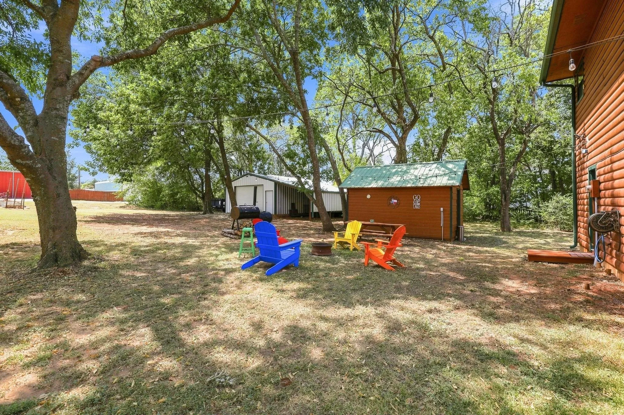 Single Family Residence For Sale in Grayson County , 288 Clayton Drive, Pottsboro, Texas 75076, 2 Bedroom, 2 Bathroom, Garage spaces, 1,462 Sqft, built in 2007, mls#21369261, Real Estate Agent in Pottsboro, Homes For Sale in Grayson county, Homes For Sale in Pottsboro, Realtor in Pottsboro Texas, Real Estate Brokerage Independent Realty Texas, Luminita Cordes Realtor