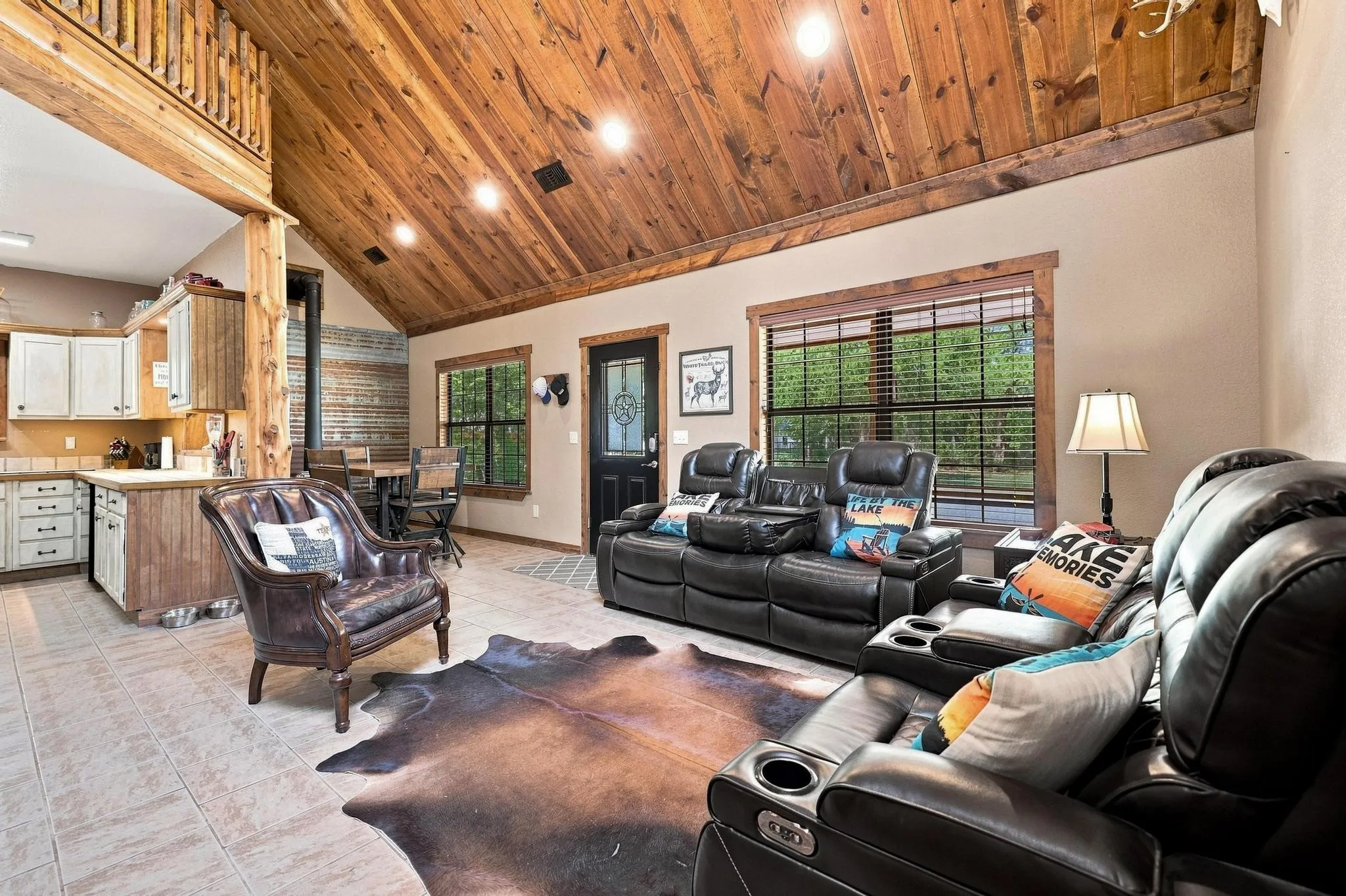 Single Family Residence For Sale in Grayson County , 288 Clayton Drive, Pottsboro, Texas 75076, 2 Bedroom, 2 Bathroom, Garage spaces, 1,462 Sqft, built in 2007, mls#21369261, Real Estate Agent in Pottsboro, Homes For Sale in Grayson county, Homes For Sale in Pottsboro, Realtor in Pottsboro Texas, Real Estate Brokerage Independent Realty Texas, Luminita Cordes Realtor