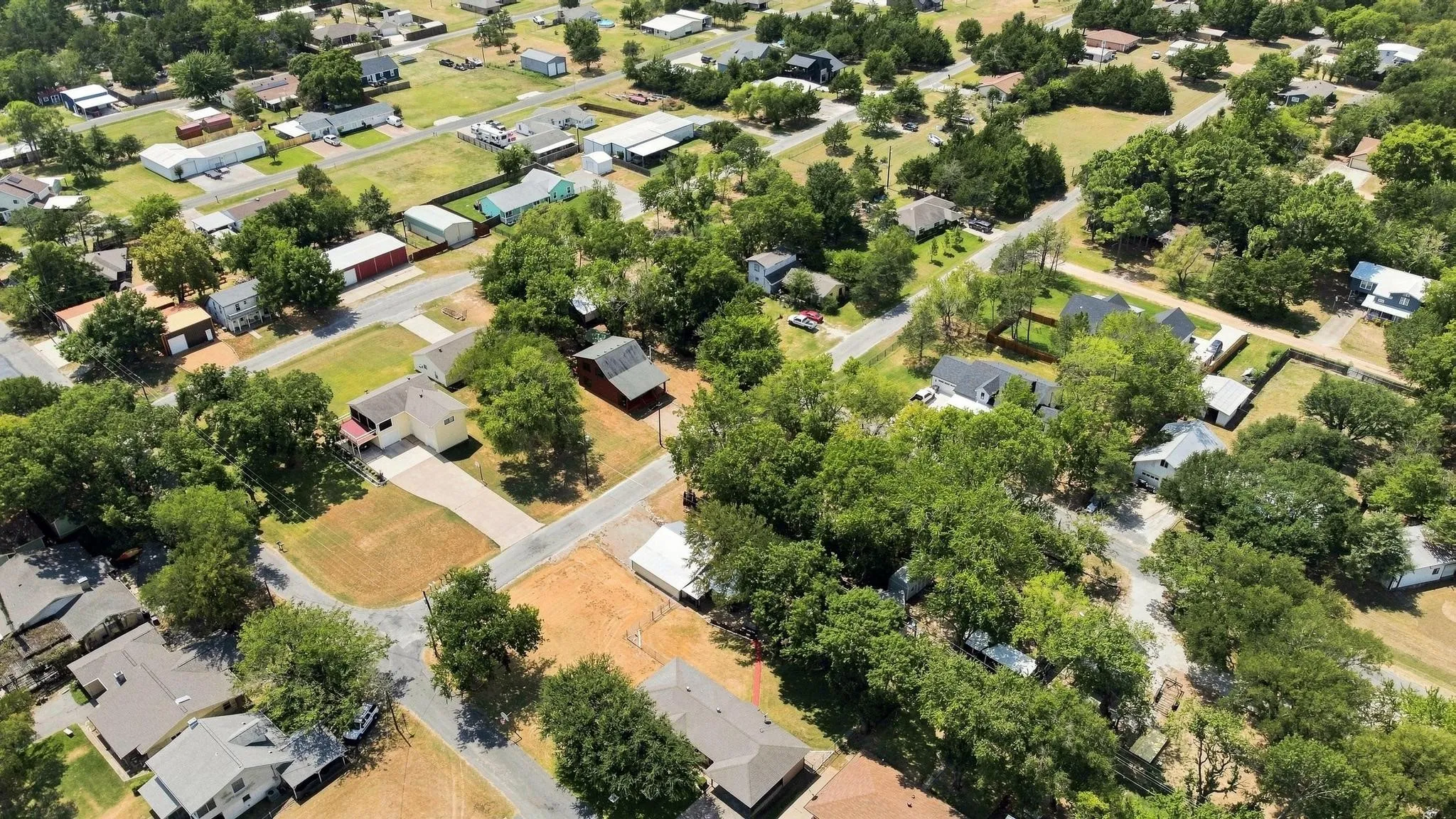 Single Family Residence For Sale in Grayson County , 288 Clayton Drive, Pottsboro, Texas 75076, 2 Bedroom, 2 Bathroom, Garage spaces, 1,462 Sqft, built in 2007, mls#21369261, Real Estate Agent in Pottsboro, Homes For Sale in Grayson county, Homes For Sale in Pottsboro, Realtor in Pottsboro Texas, Real Estate Brokerage Independent Realty Texas, Luminita Cordes Realtor