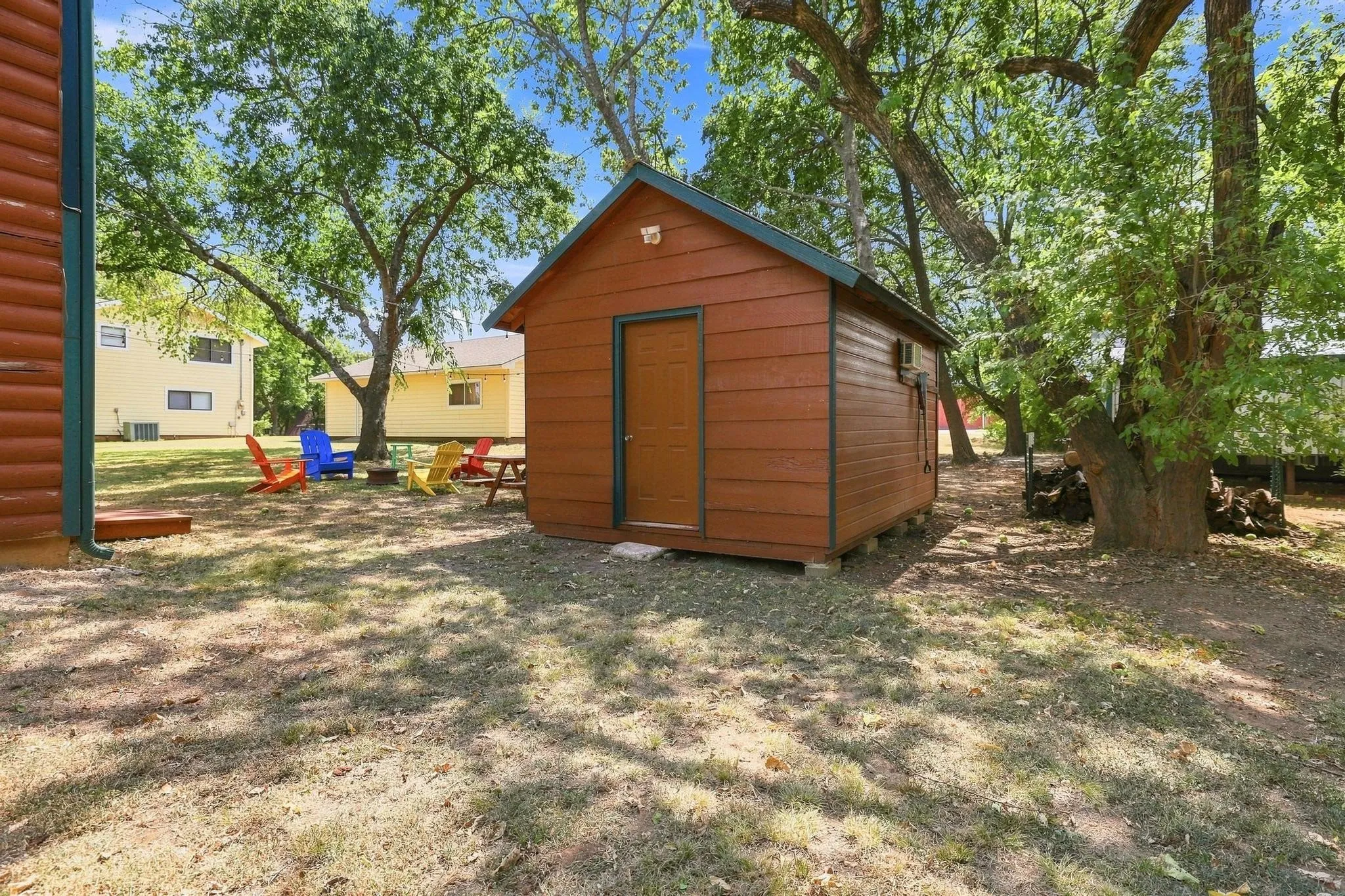 Single Family Residence For Sale in Grayson County , 288 Clayton Drive, Pottsboro, Texas 75076, 2 Bedroom, 2 Bathroom, Garage spaces, 1,462 Sqft, built in 2007, mls#21369261, Real Estate Agent in Pottsboro, Homes For Sale in Grayson county, Homes For Sale in Pottsboro, Realtor in Pottsboro Texas, Real Estate Brokerage Independent Realty Texas, Luminita Cordes Realtor