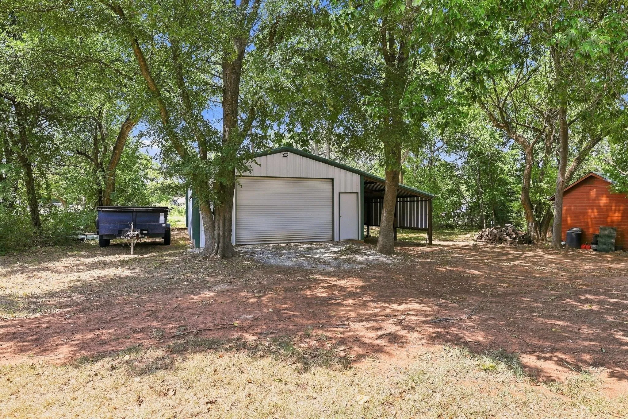 Single Family Residence For Sale in Grayson County , 288 Clayton Drive, Pottsboro, Texas 75076, 2 Bedroom, 2 Bathroom, Garage spaces, 1,462 Sqft, built in 2007, mls#21369261, Real Estate Agent in Pottsboro, Homes For Sale in Grayson county, Homes For Sale in Pottsboro, Realtor in Pottsboro Texas, Real Estate Brokerage Independent Realty Texas, Luminita Cordes Realtor