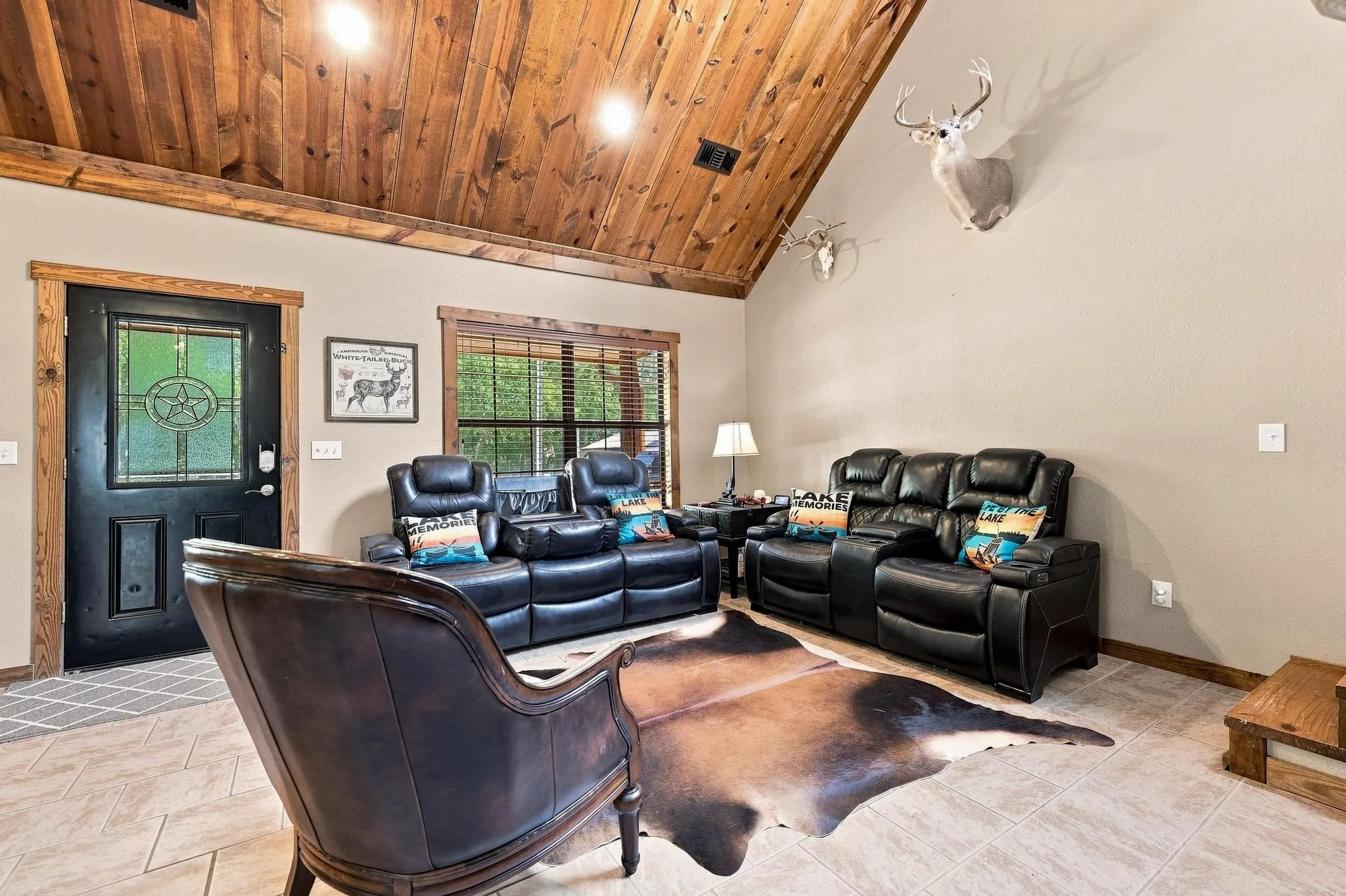 Single Family Residence For Sale in Grayson County , 288 Clayton Drive, Pottsboro, Texas 75076, 2 Bedroom, 2 Bathroom, Garage spaces, 1,462 Sqft, built in 2007, mls#21369261, Real Estate Agent in Pottsboro, Homes For Sale in Grayson county, Homes For Sale in Pottsboro, Realtor in Pottsboro Texas, Real Estate Brokerage Independent Realty Texas, Luminita Cordes Realtor