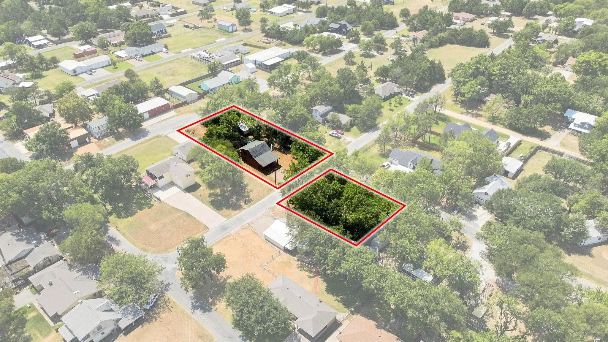 Single Family Residence For Sale in Grayson County , 288 Clayton Drive, Pottsboro, Texas 75076, 2 Bedroom, 2 Bathroom, Garage spaces, 1,462 Sqft, built in 2007, mls#21369261, Real Estate Agent in Pottsboro, Homes For Sale in Grayson county, Homes For Sale in Pottsboro, Realtor in Pottsboro Texas, Real Estate Brokerage Independent Realty Texas, Luminita Cordes Realtor
