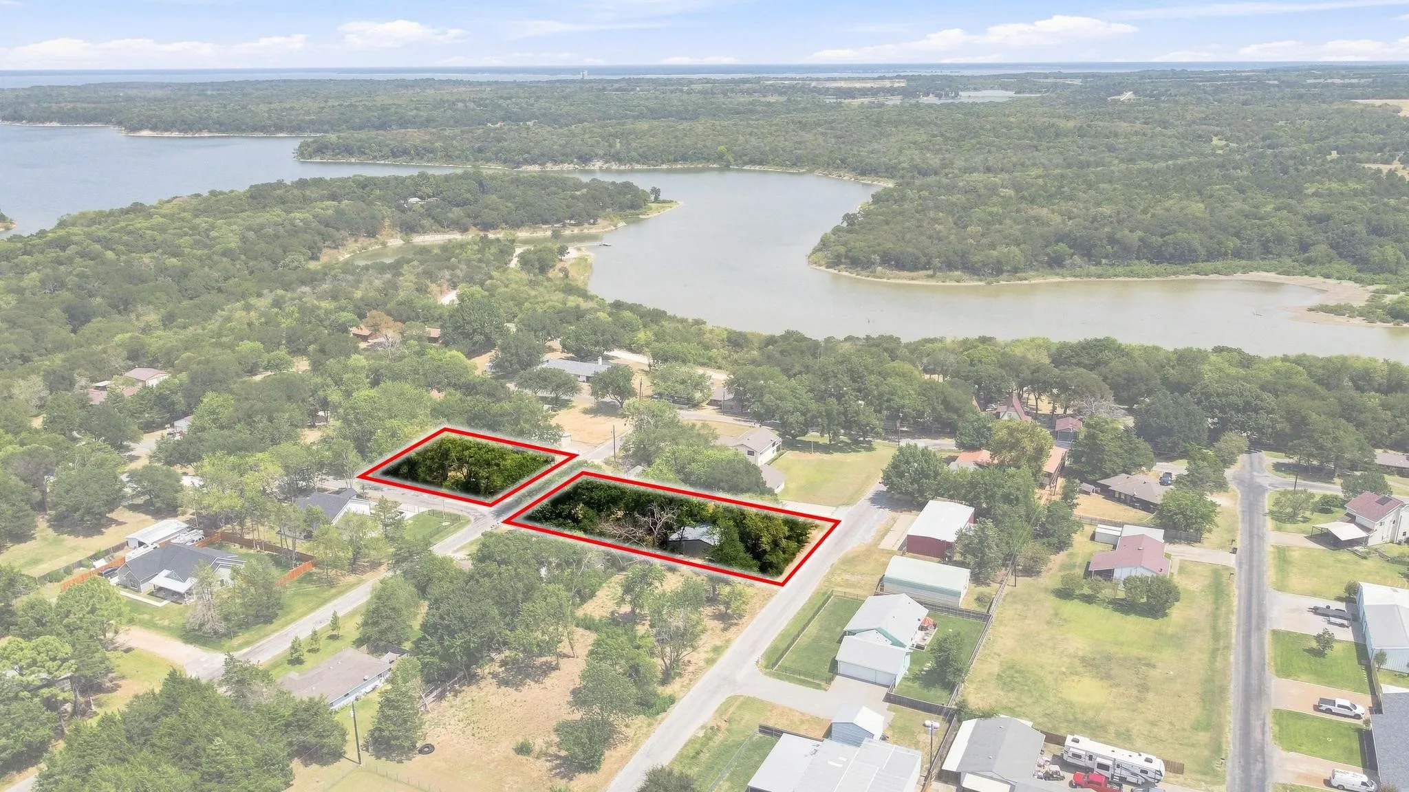 Single Family Residence For Sale in Grayson County , 288 Clayton Drive, Pottsboro, Texas 75076, 2 Bedroom, 2 Bathroom, Garage spaces, 1,462 Sqft, built in 2007, mls#21369261, Real Estate Agent in Pottsboro, Homes For Sale in Grayson county, Homes For Sale in Pottsboro, Realtor in Pottsboro Texas, Real Estate Brokerage Independent Realty Texas, Luminita Cordes Realtor