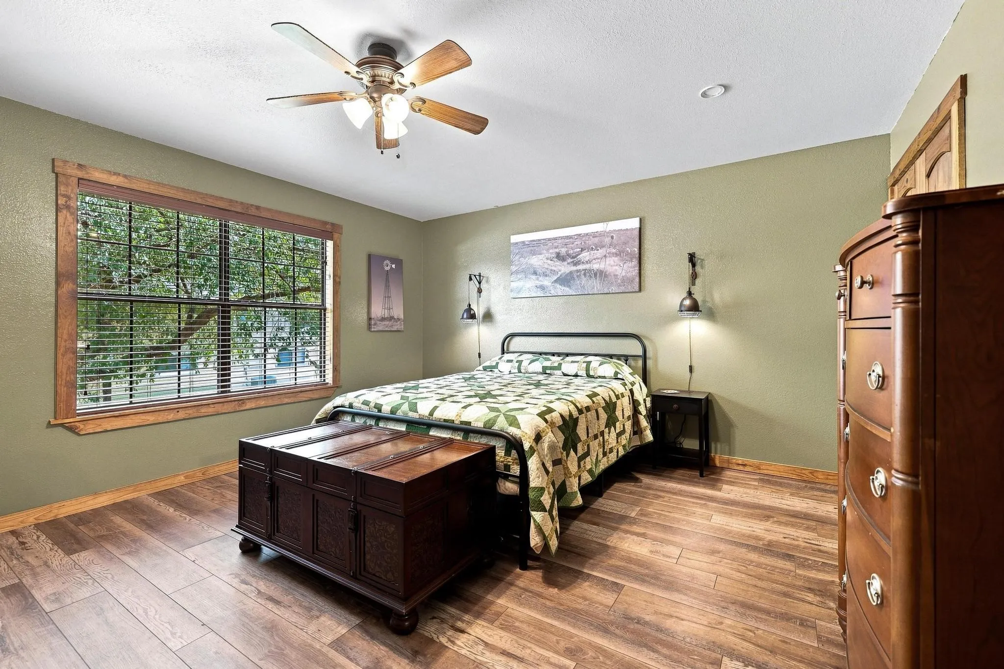 Single Family Residence For Sale in Grayson County , 288 Clayton Drive, Pottsboro, Texas 75076, 2 Bedroom, 2 Bathroom, Garage spaces, 1,462 Sqft, built in 2007, mls#21369261, Real Estate Agent in Pottsboro, Homes For Sale in Grayson county, Homes For Sale in Pottsboro, Realtor in Pottsboro Texas, Real Estate Brokerage Independent Realty Texas, Luminita Cordes Realtor