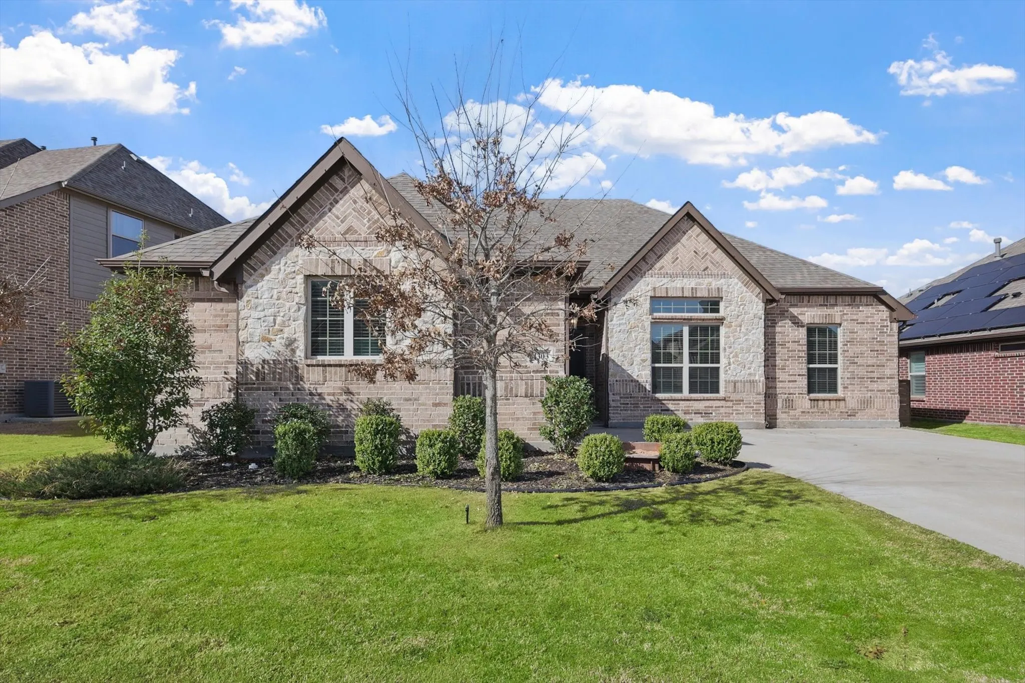 Single Family Residence For Rent in Collin County , 4303 Juniper Lane, Melissa, Texas 75454, 4 Bedroom, 2 Bathroom, 2 Garage spaces, 2,216 Sqft, built in 2019, mls#21372258, Real Estate Agent in Melissa, Homes For Rent in Collin county, Homes For Rent in Melissa, Realtor in Melissa Texas, Real Estate Brokerage Independent Realty Texas, Luminita Cordes Realtor