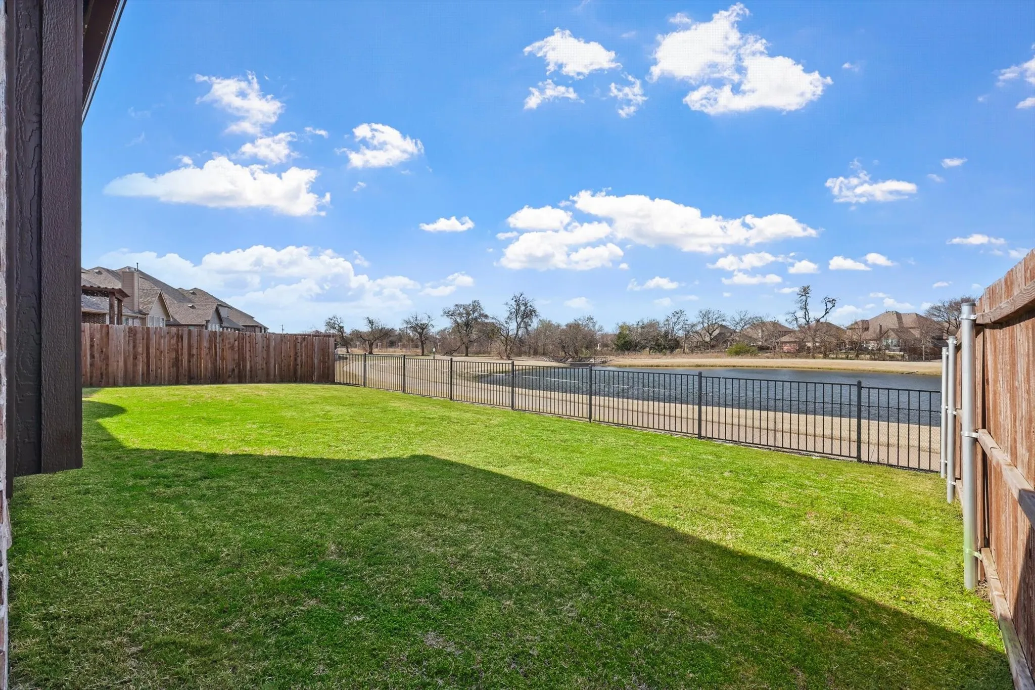 Single Family Residence For Rent in Collin County , 4303 Juniper Lane, Melissa, Texas 75454, 4 Bedroom, 2 Bathroom, 2 Garage spaces, 2,216 Sqft, built in 2019, mls#21372258, Real Estate Agent in Melissa, Homes For Rent in Collin county, Homes For Rent in Melissa, Realtor in Melissa Texas, Real Estate Brokerage Independent Realty Texas, Luminita Cordes Realtor
