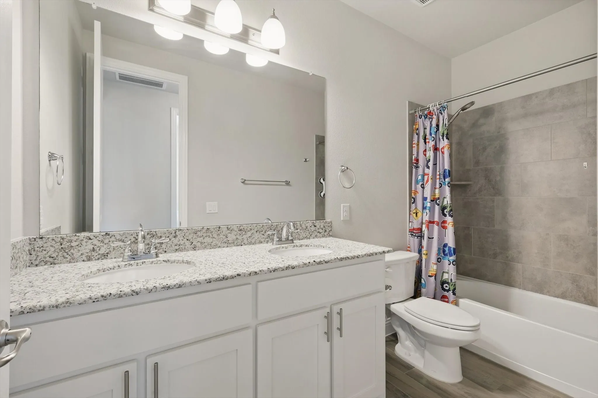 Single Family Residence For Rent in Collin County , 4303 Juniper Lane, Melissa, Texas 75454, 4 Bedroom, 2 Bathroom, 2 Garage spaces, 2,216 Sqft, built in 2019, mls#21372258, Real Estate Agent in Melissa, Homes For Rent in Collin county, Homes For Rent in Melissa, Realtor in Melissa Texas, Real Estate Brokerage Independent Realty Texas, Luminita Cordes Realtor