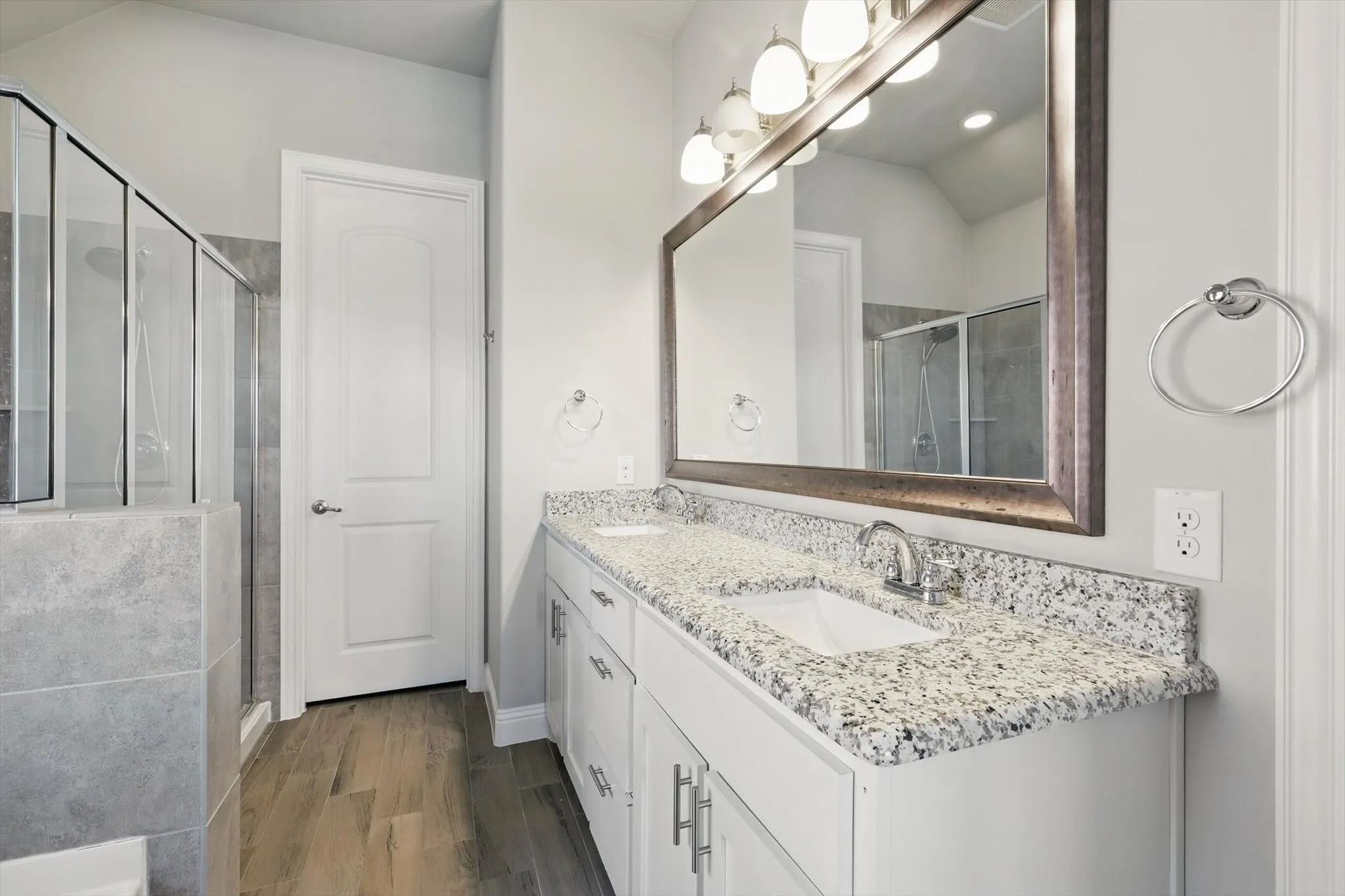 Single Family Residence For Rent in Collin County , 4303 Juniper Lane, Melissa, Texas 75454, 4 Bedroom, 2 Bathroom, 2 Garage spaces, 2,216 Sqft, built in 2019, mls#21372258, Real Estate Agent in Melissa, Homes For Rent in Collin county, Homes For Rent in Melissa, Realtor in Melissa Texas, Real Estate Brokerage Independent Realty Texas, Luminita Cordes Realtor