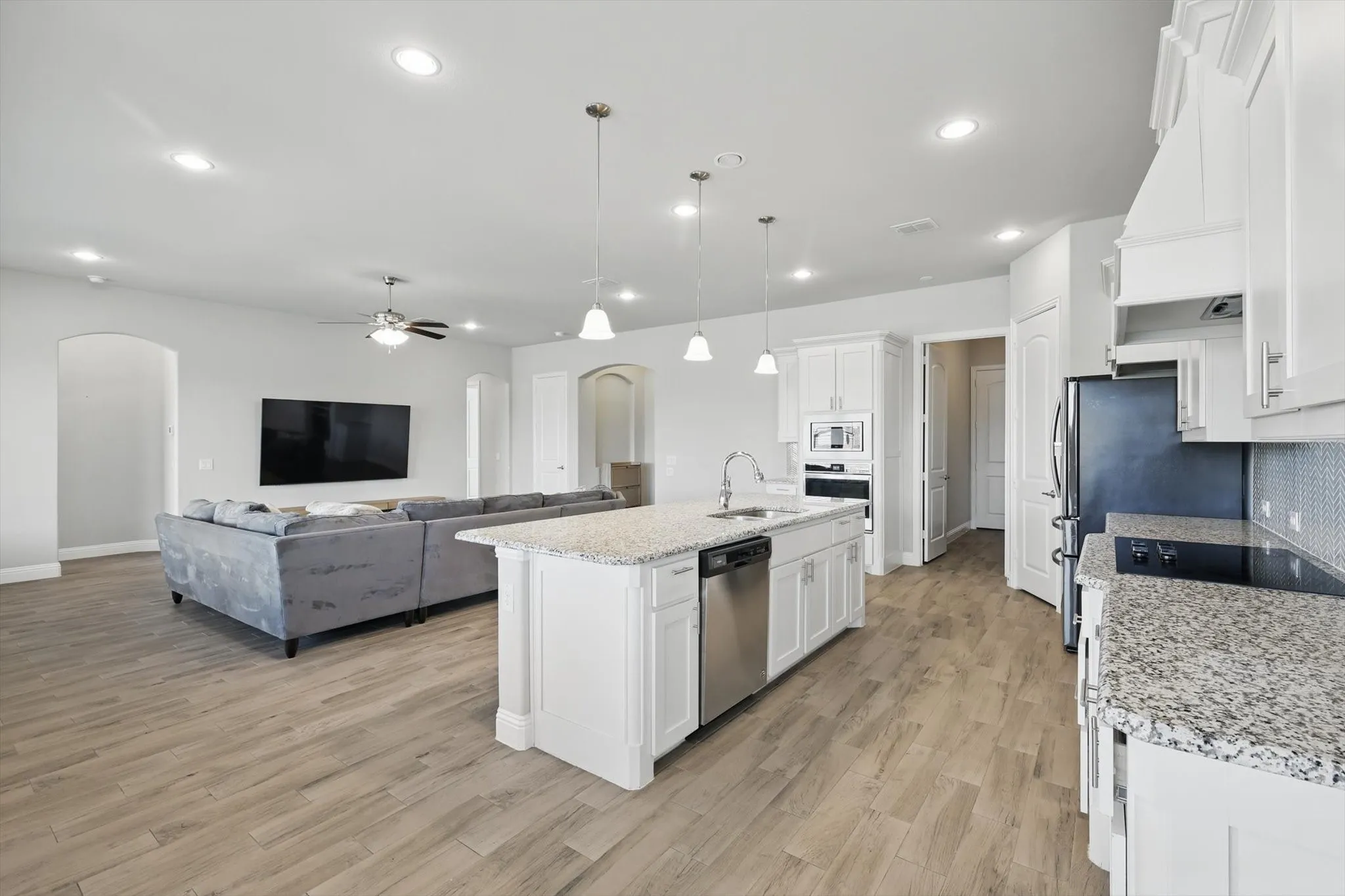 Single Family Residence For Rent in Collin County , 4303 Juniper Lane, Melissa, Texas 75454, 4 Bedroom, 2 Bathroom, 2 Garage spaces, 2,216 Sqft, built in 2019, mls#21372258, Real Estate Agent in Melissa, Homes For Rent in Collin county, Homes For Rent in Melissa, Realtor in Melissa Texas, Real Estate Brokerage Independent Realty Texas, Luminita Cordes Realtor