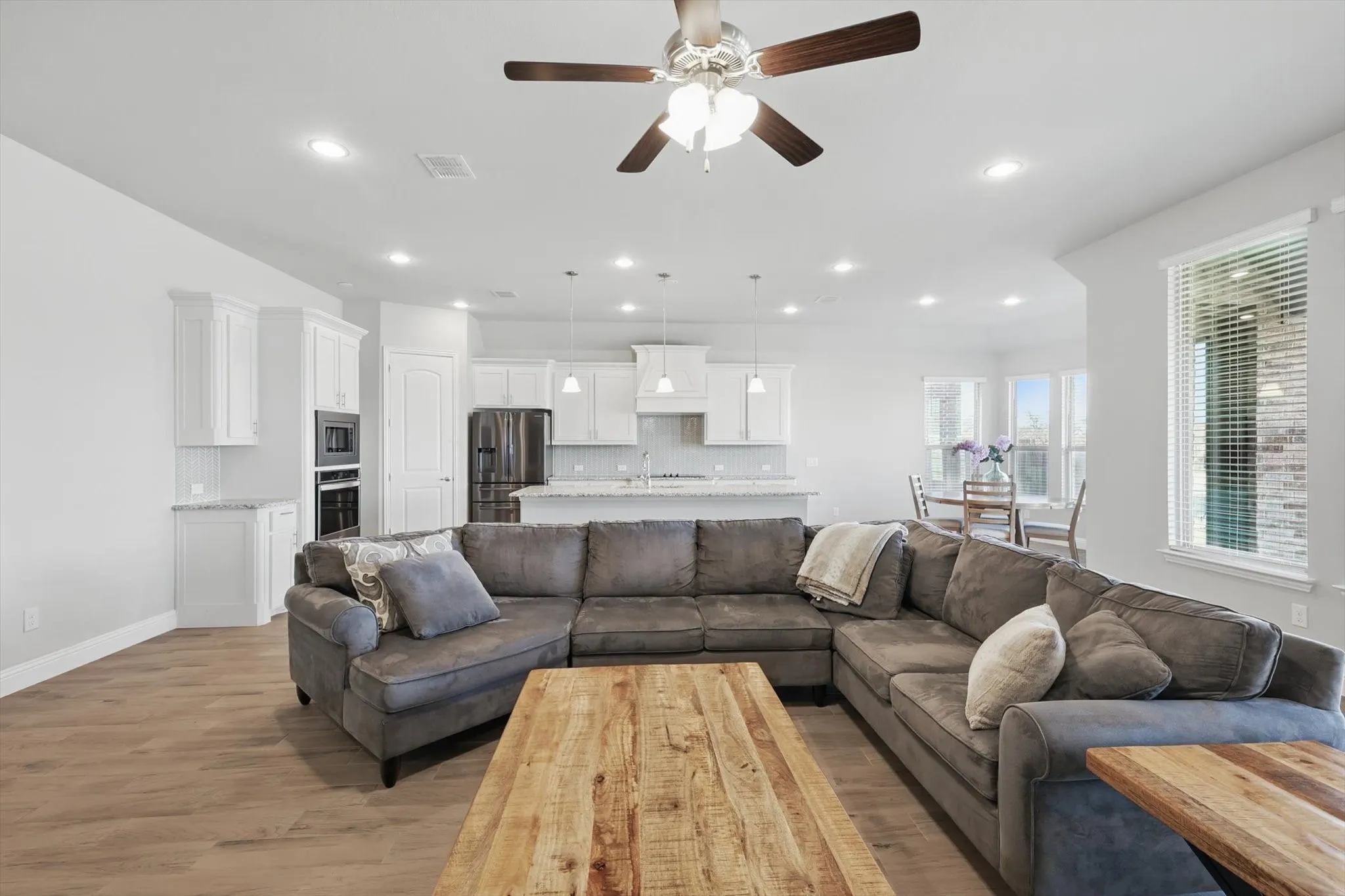 Single Family Residence For Rent in Collin County , 4303 Juniper Lane, Melissa, Texas 75454, 4 Bedroom, 2 Bathroom, 2 Garage spaces, 2,216 Sqft, built in 2019, mls#21372258, Real Estate Agent in Melissa, Homes For Rent in Collin county, Homes For Rent in Melissa, Realtor in Melissa Texas, Real Estate Brokerage Independent Realty Texas, Luminita Cordes Realtor