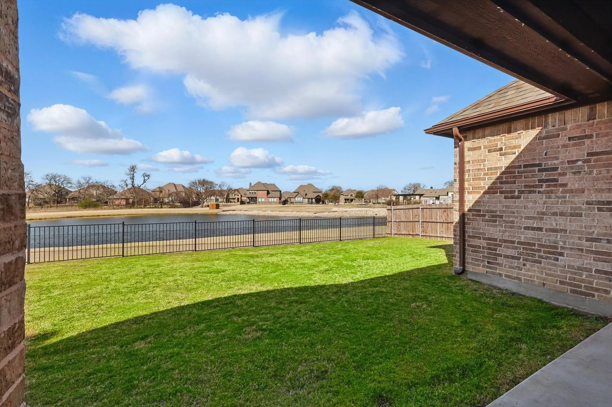 Single Family Residence For Rent in Collin County , 4303 Juniper Lane, Melissa, Texas 75454, 4 Bedroom, 2 Bathroom, 2 Garage spaces, 2,216 Sqft, built in 2019, mls#21372258, Real Estate Agent in Melissa, Homes For Rent in Collin county, Homes For Rent in Melissa, Realtor in Melissa Texas, Real Estate Brokerage Independent Realty Texas, Luminita Cordes Realtor