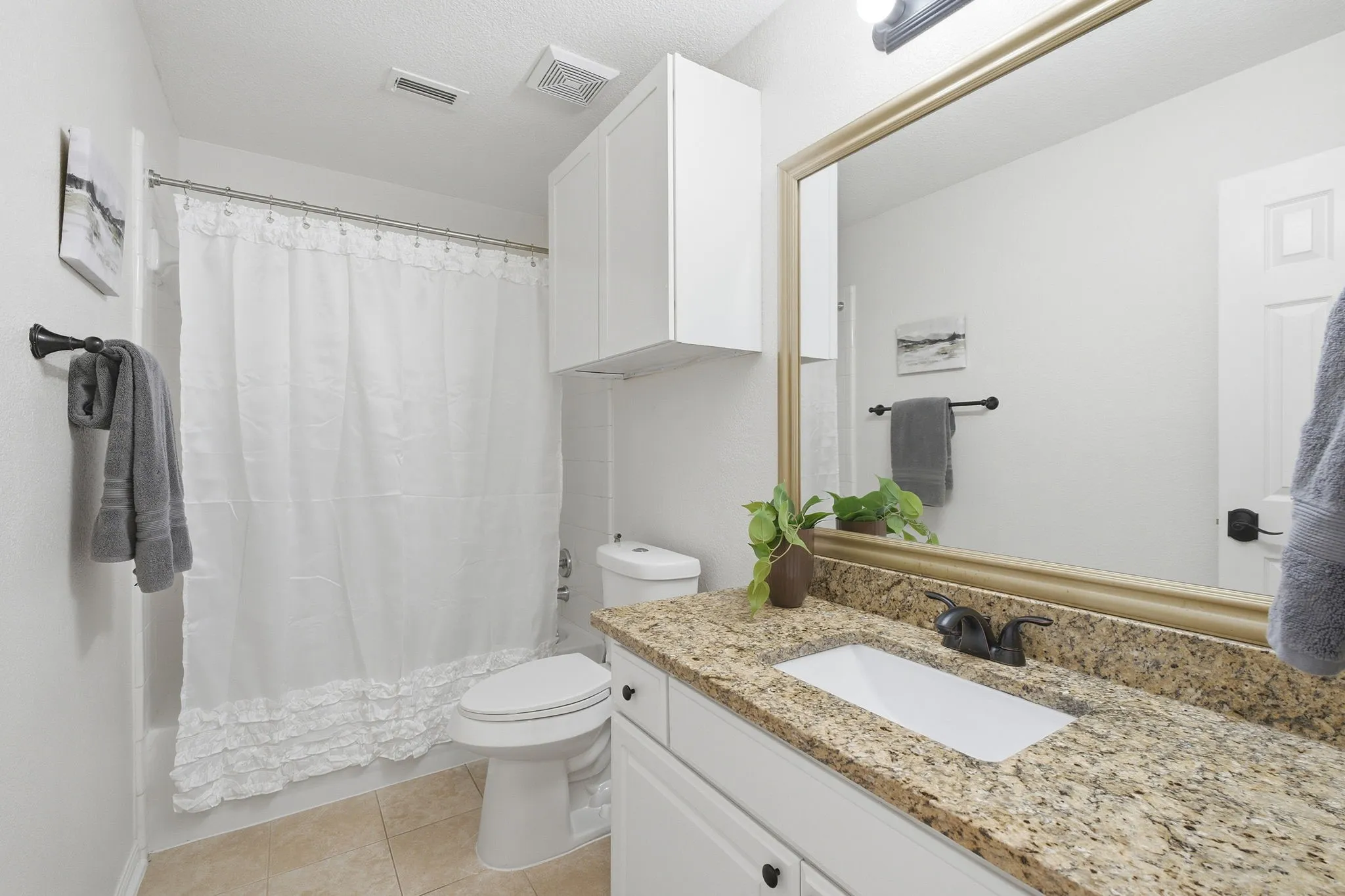Single Family Residence For Sale in Denton County , 1667 Idlewild Drive, Frisco, Texas 75036, 4 Bedroom, 3 Bathroom, 3 Garage spaces, 2,862 Sqft, built in 1999, mls#21357408, Real Estate Agent in Frisco, Homes For Sale in Denton county, Homes For Sale in Frisco, Realtor in Frisco Texas, Real Estate Brokerage Independent Realty Texas, Luminita Cordes Realtor