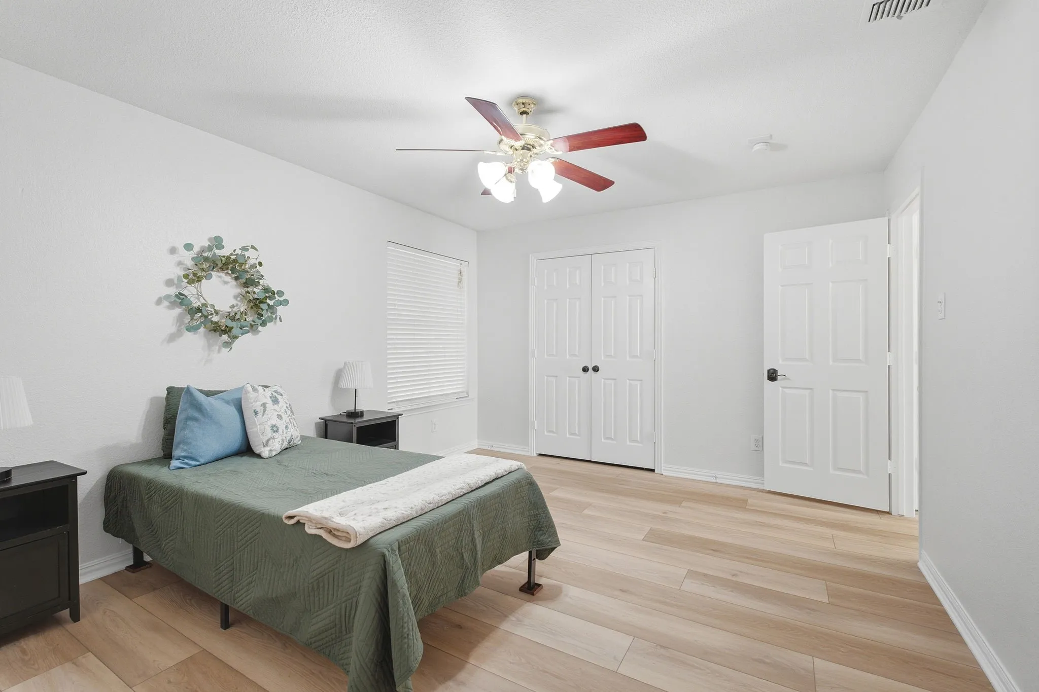 Single Family Residence For Sale in Denton County , 1667 Idlewild Drive, Frisco, Texas 75036, 4 Bedroom, 3 Bathroom, 3 Garage spaces, 2,862 Sqft, built in 1999, mls#21357408, Real Estate Agent in Frisco, Homes For Sale in Denton county, Homes For Sale in Frisco, Realtor in Frisco Texas, Real Estate Brokerage Independent Realty Texas, Luminita Cordes Realtor