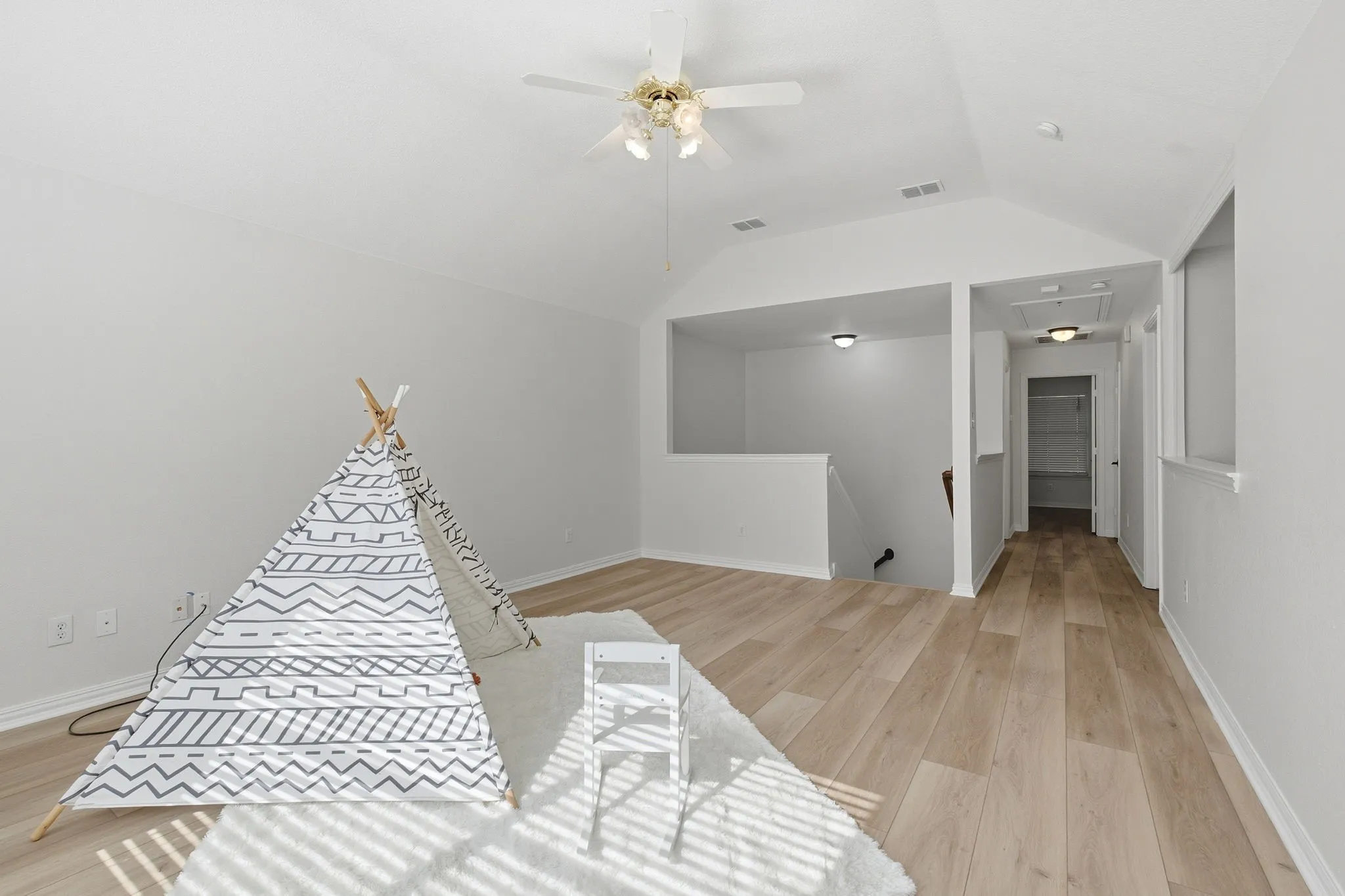 Single Family Residence For Sale in Denton County , 1667 Idlewild Drive, Frisco, Texas 75036, 4 Bedroom, 3 Bathroom, 3 Garage spaces, 2,862 Sqft, built in 1999, mls#21357408, Real Estate Agent in Frisco, Homes For Sale in Denton county, Homes For Sale in Frisco, Realtor in Frisco Texas, Real Estate Brokerage Independent Realty Texas, Luminita Cordes Realtor