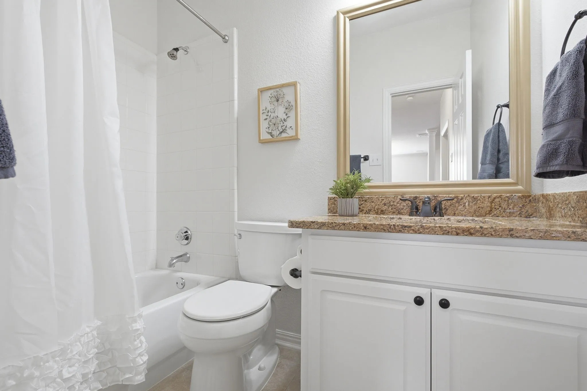 Single Family Residence For Sale in Denton County , 1667 Idlewild Drive, Frisco, Texas 75036, 4 Bedroom, 3 Bathroom, 3 Garage spaces, 2,862 Sqft, built in 1999, mls#21357408, Real Estate Agent in Frisco, Homes For Sale in Denton county, Homes For Sale in Frisco, Realtor in Frisco Texas, Real Estate Brokerage Independent Realty Texas, Luminita Cordes Realtor