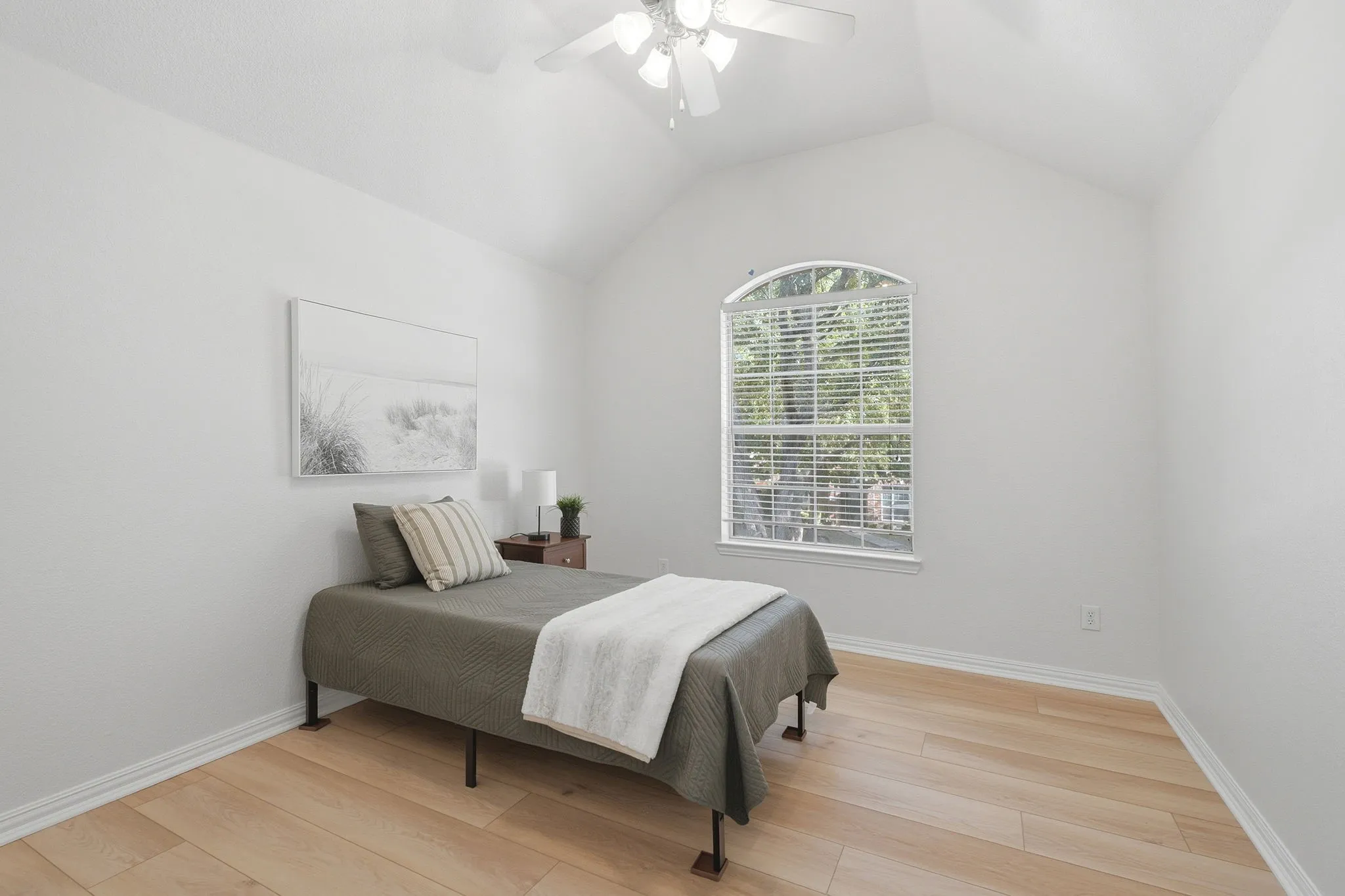 Single Family Residence For Sale in Denton County , 1667 Idlewild Drive, Frisco, Texas 75036, 4 Bedroom, 3 Bathroom, 3 Garage spaces, 2,862 Sqft, built in 1999, mls#21357408, Real Estate Agent in Frisco, Homes For Sale in Denton county, Homes For Sale in Frisco, Realtor in Frisco Texas, Real Estate Brokerage Independent Realty Texas, Luminita Cordes Realtor